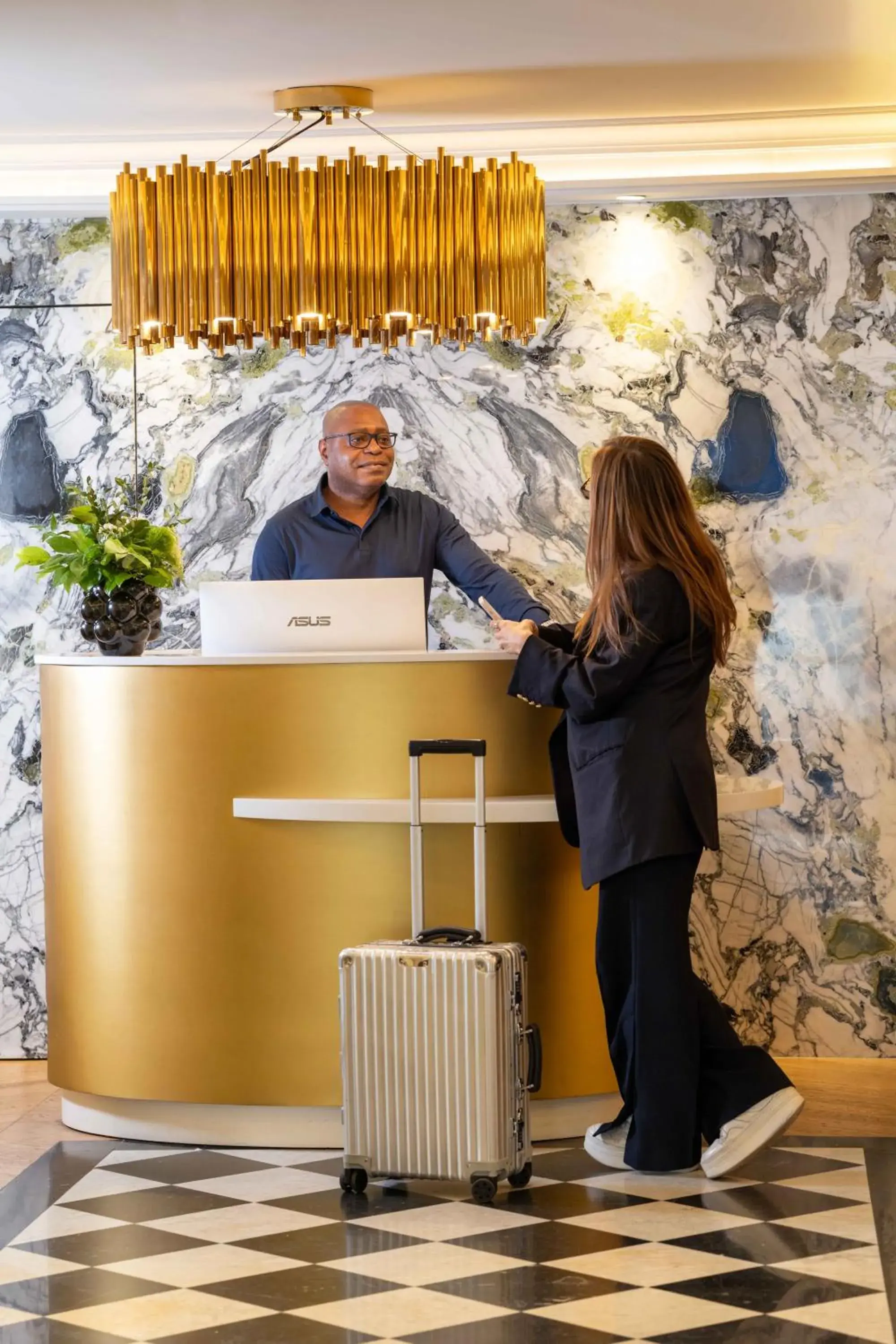 Lobby or reception in Hôtel Léna Lobby or reception in Hôtel Léna