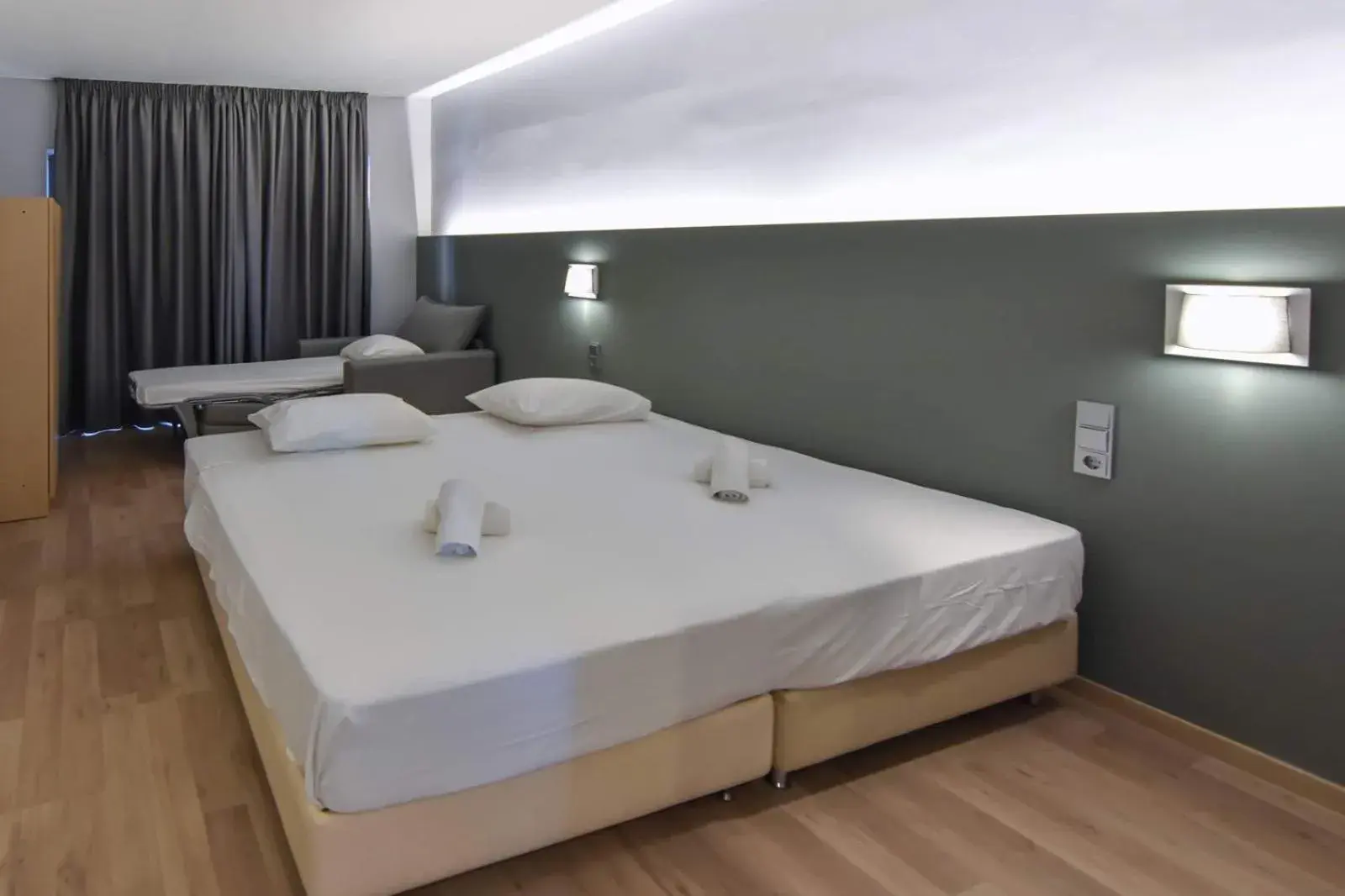 Bed in Kresten Palace Hotel Bed in Kresten Palace Hotel