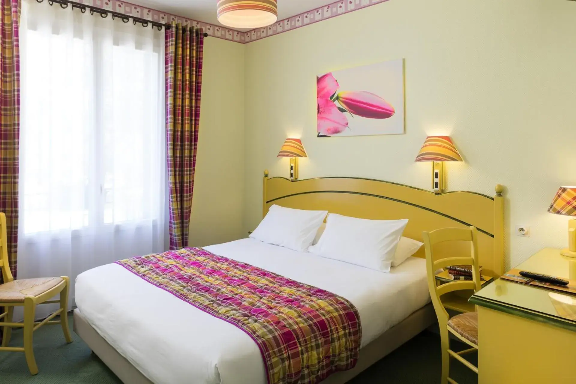 Superior Double Room in Logis Hôtel Restaurant Les Cèdres Superior Double Room in Logis Hôtel Restaurant Les Cèdres