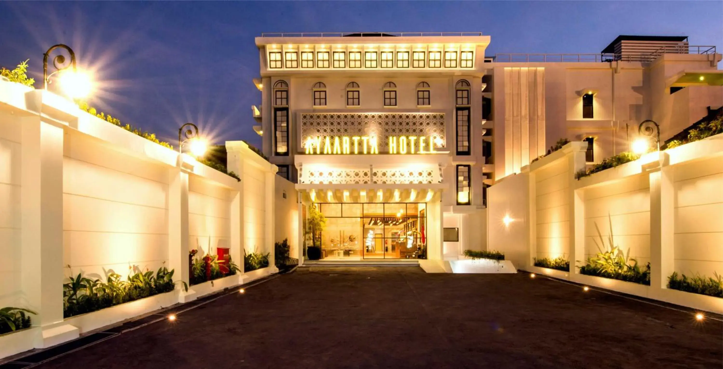 Property building in Ayaartta Hotel Malioboro Property building in Ayaartta Hotel Malioboro