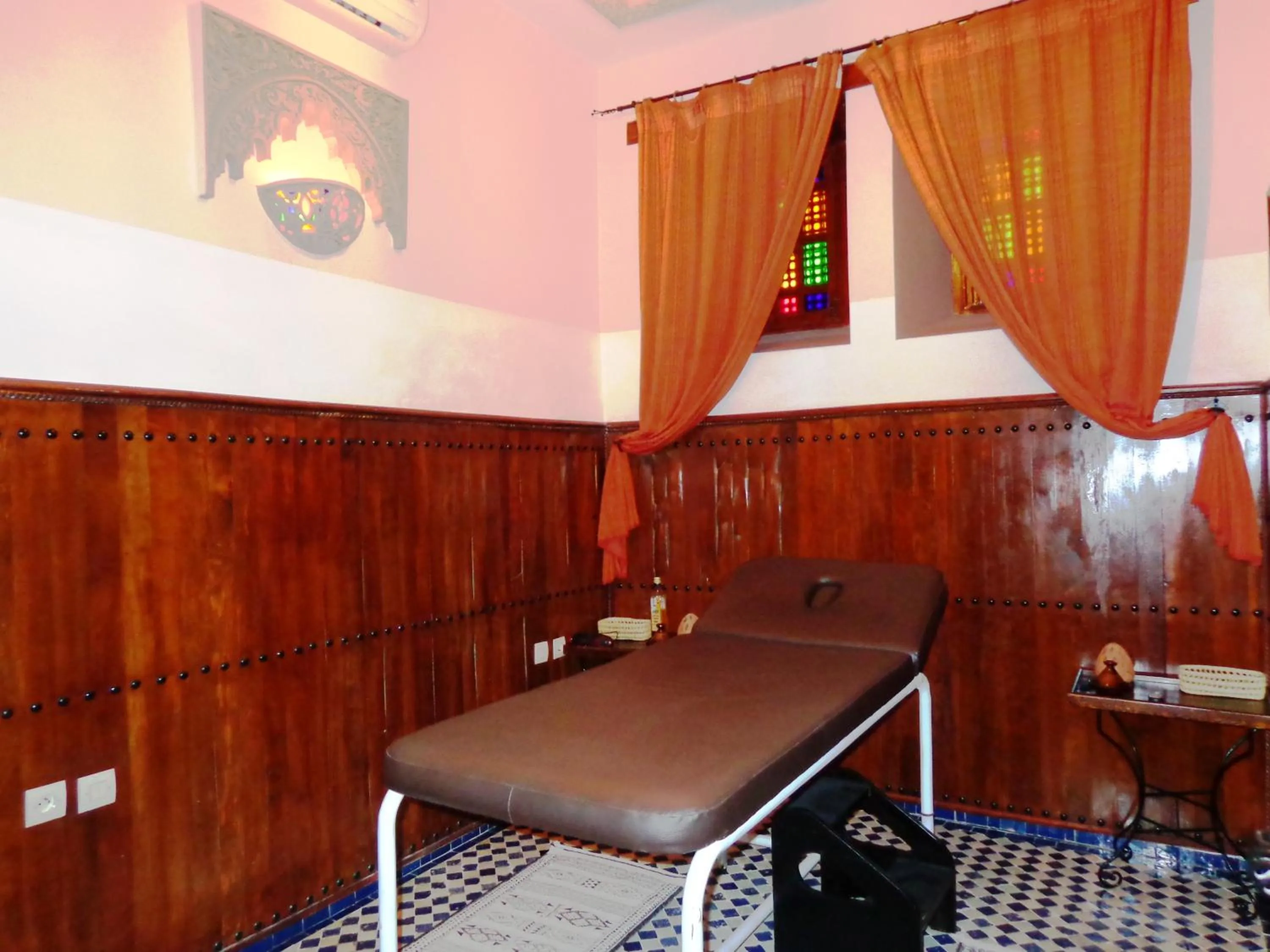 Massage in Riad Ahlam