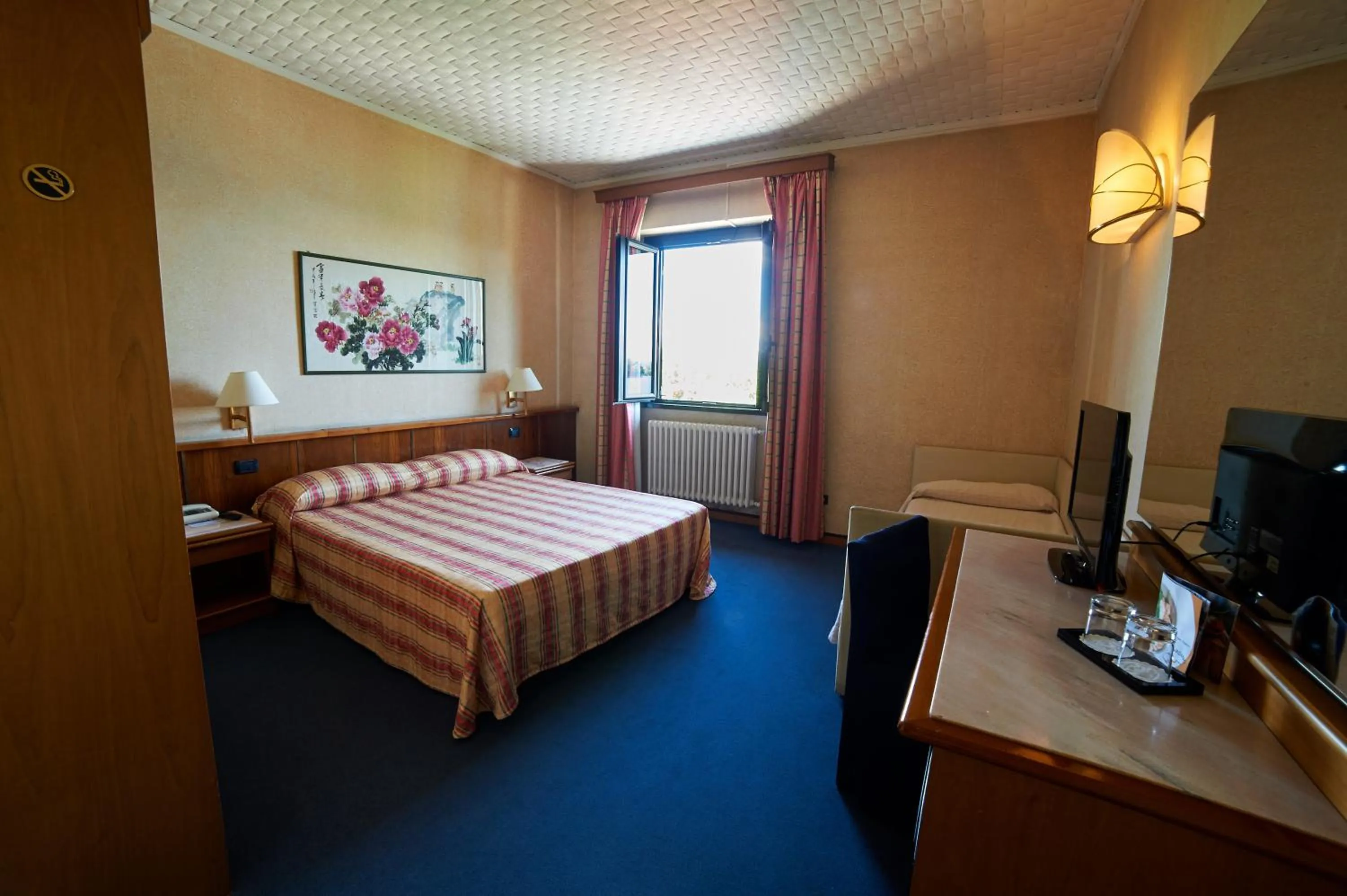 Bedroom, Bed in Hotel Giardino