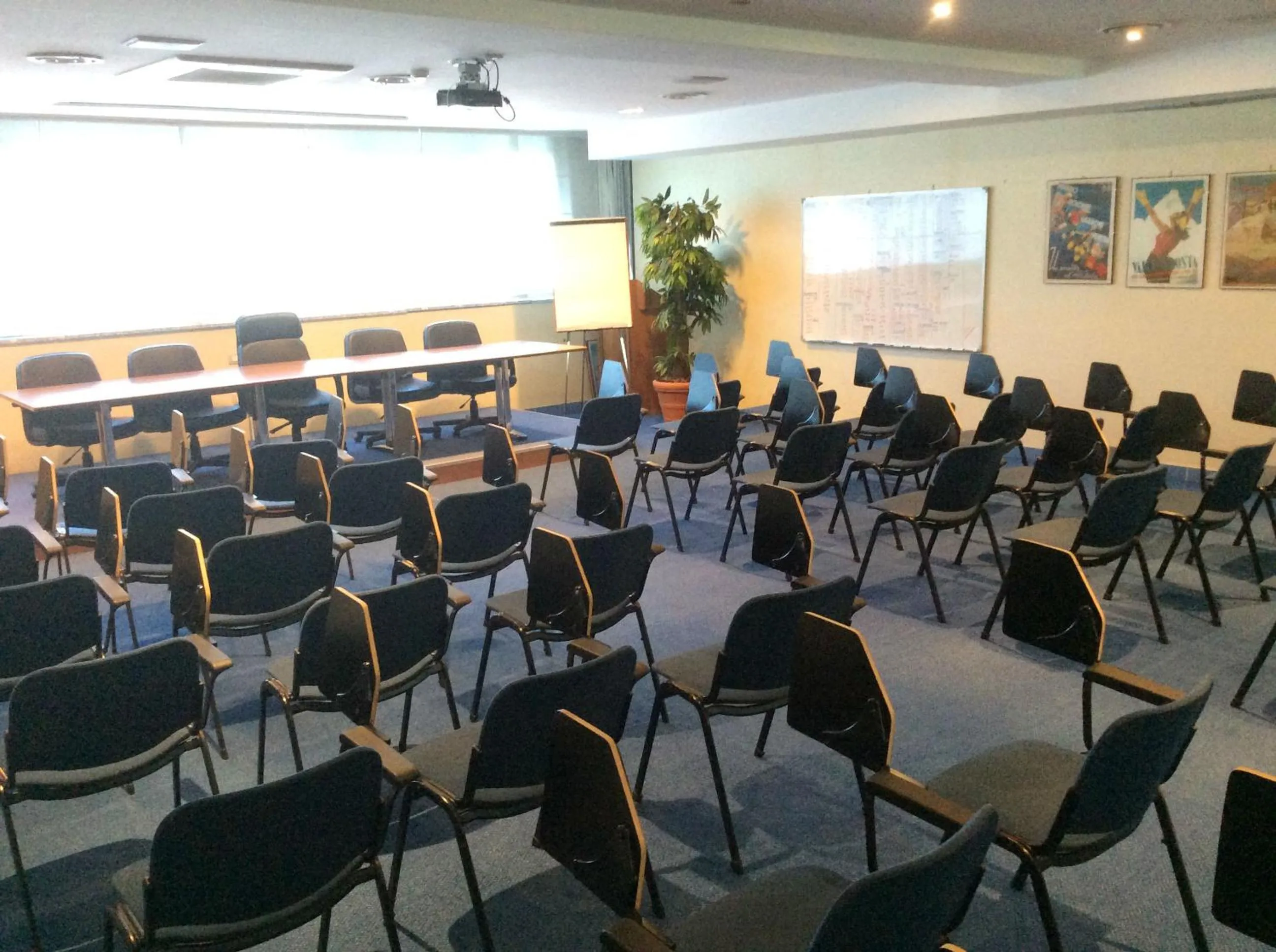 Business facilities in Hotel Express Aosta East