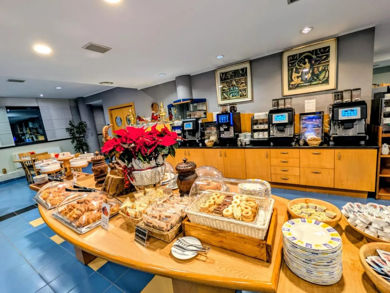 Food and drinks in Hotel Express Aosta East Food and drinks in Hotel Express Aosta East