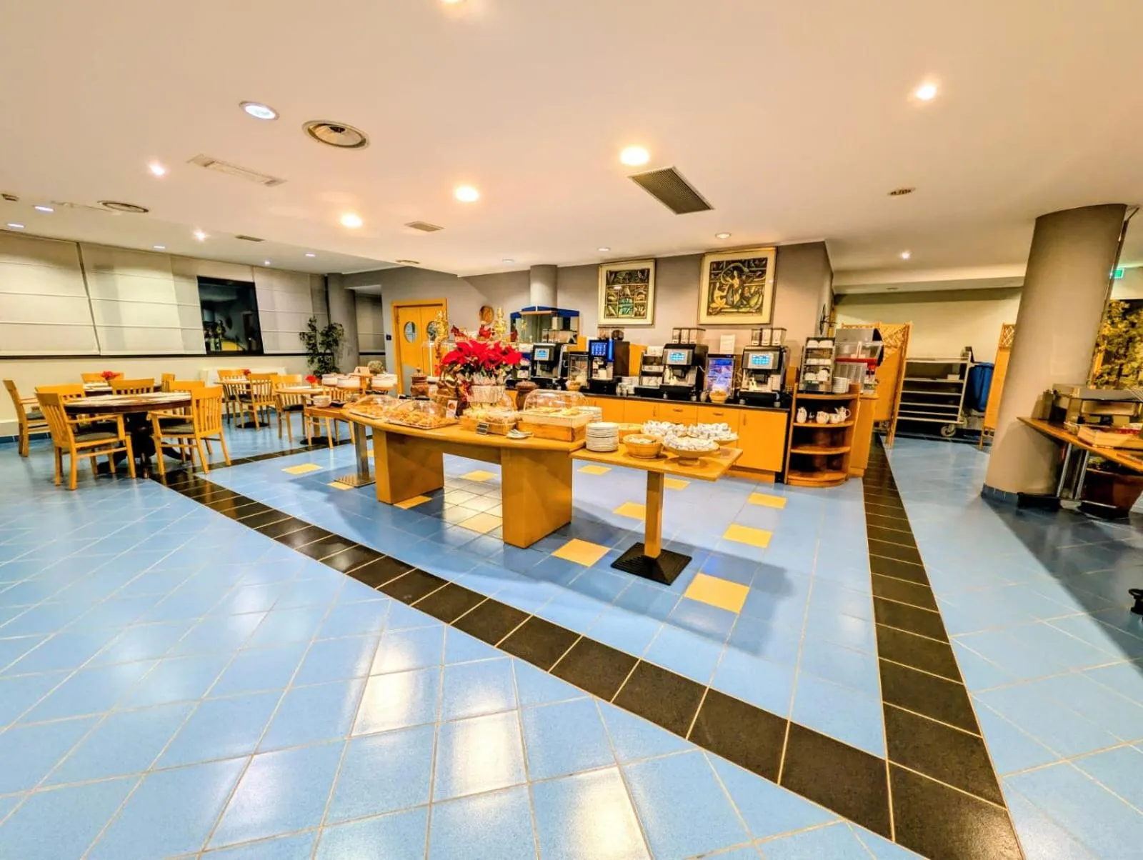 Restaurant/places to eat in Hotel Express Aosta East