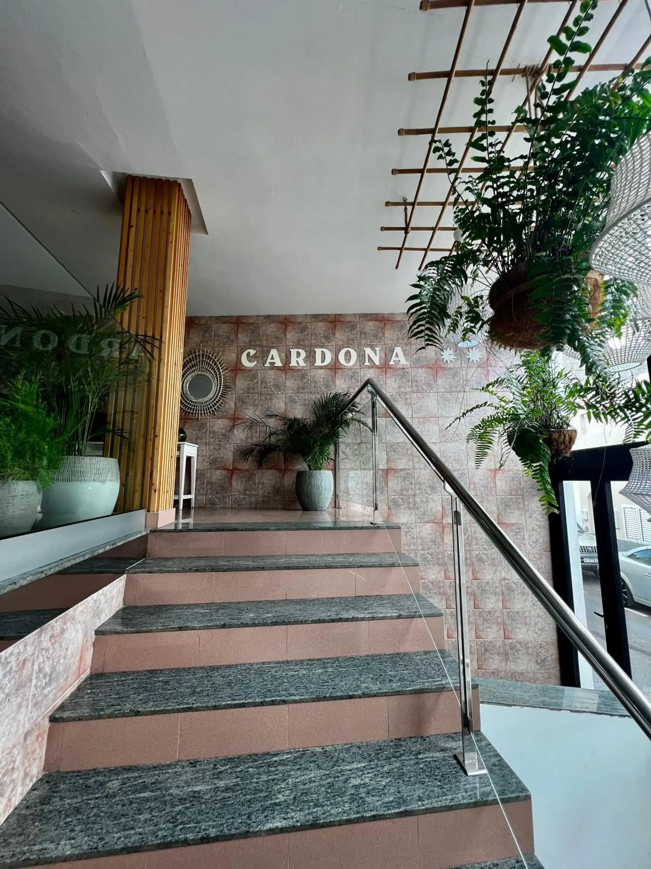 Property building in Hostal Residencia Cardona Property building in Hostal Residencia Cardona