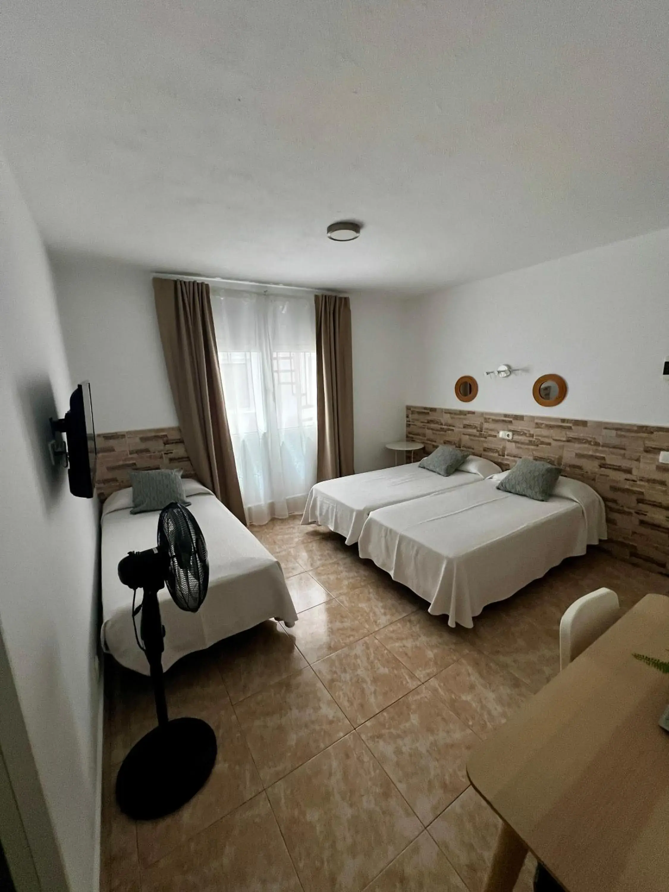 Area and facilities, Bed in Hostal Residencia Cardona Area and facilities, Bed in Hostal Residencia Cardona