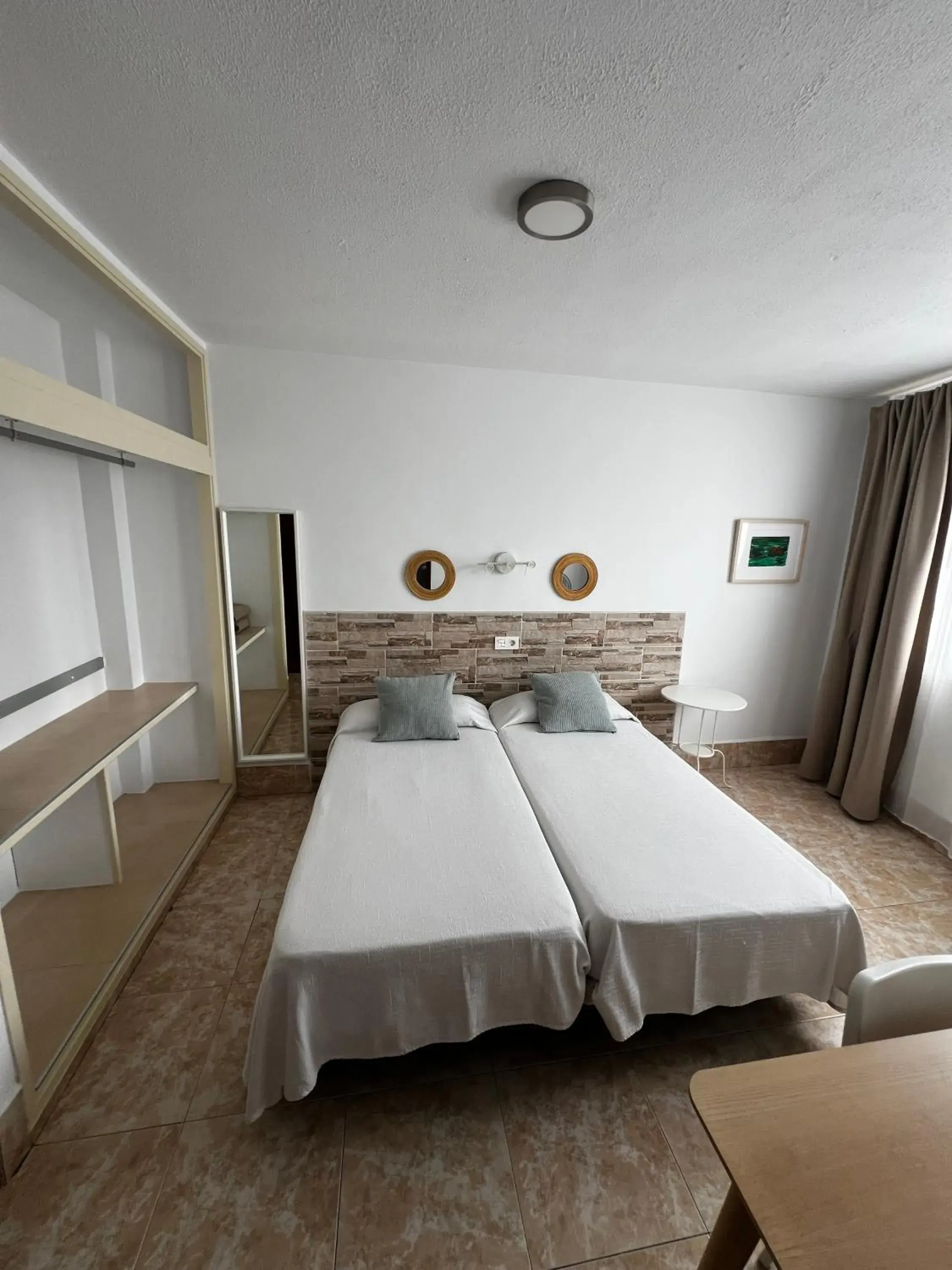 Area and facilities, Bed in Hostal Residencia Cardona Area and facilities, Bed in Hostal Residencia Cardona