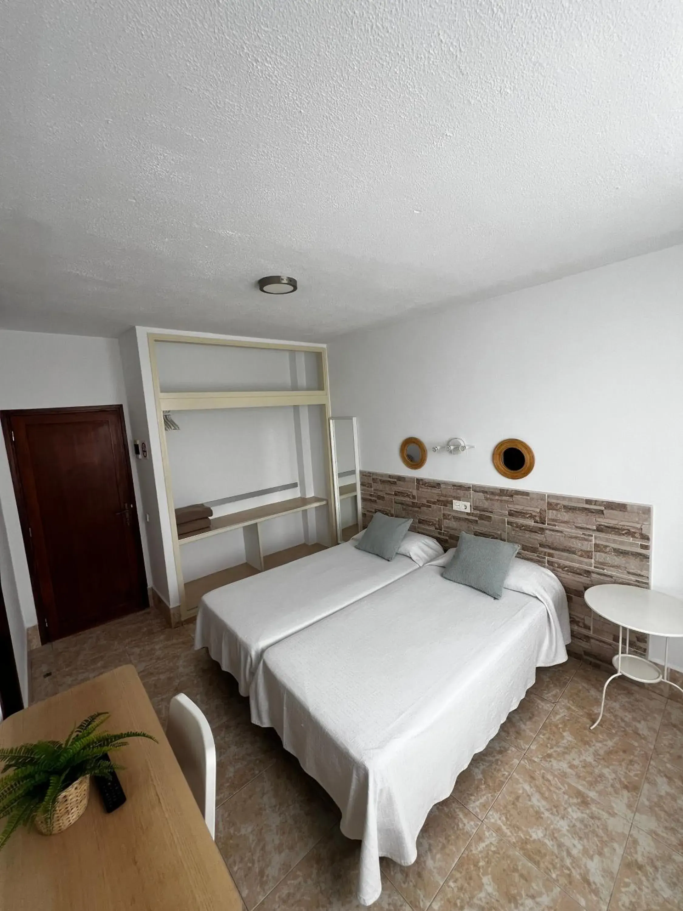 Area and facilities, Bed in Hostal Residencia Cardona Area and facilities, Bed in Hostal Residencia Cardona