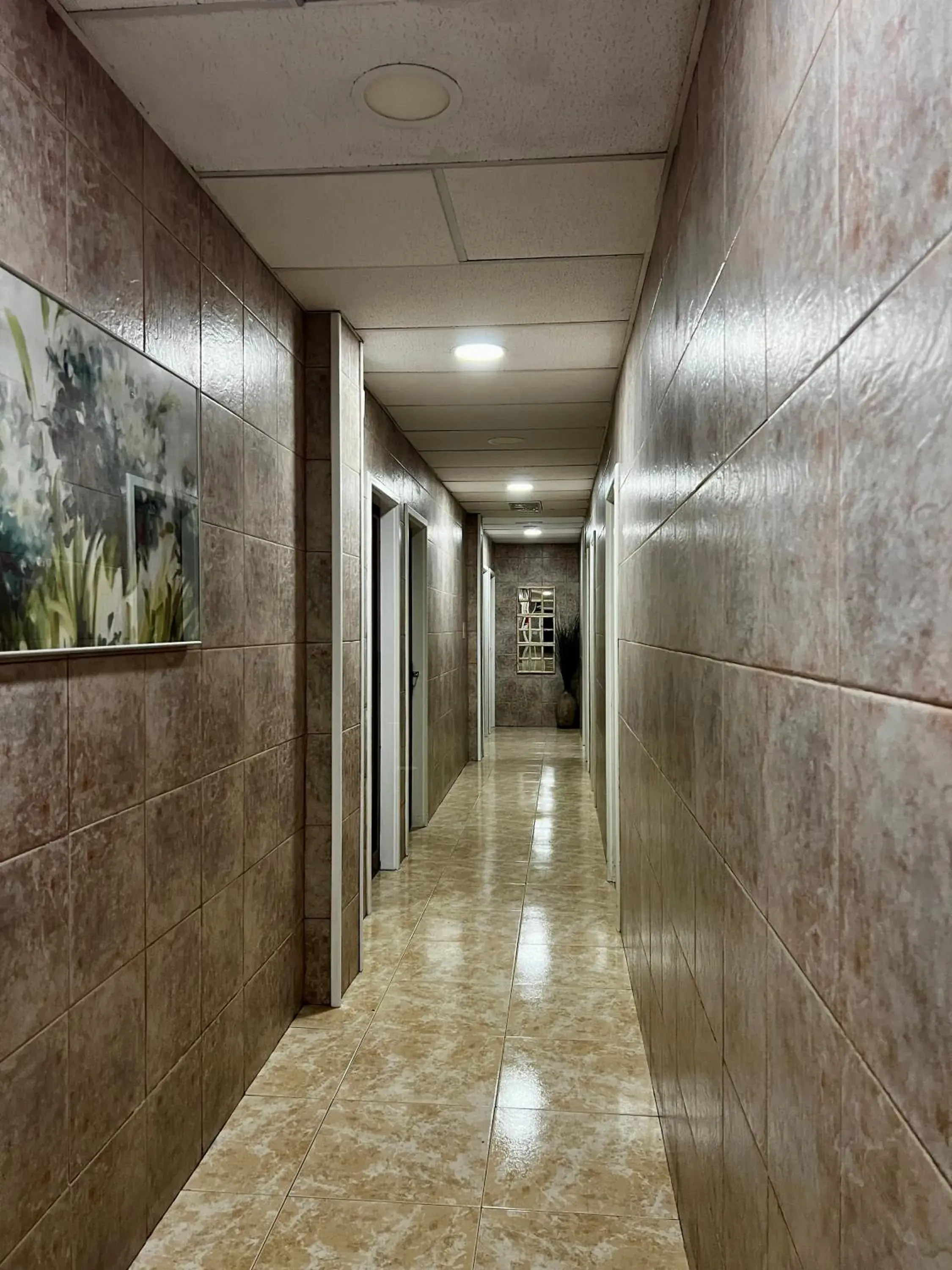 Area and facilities in Hostal Residencia Cardona Area and facilities in Hostal Residencia Cardona