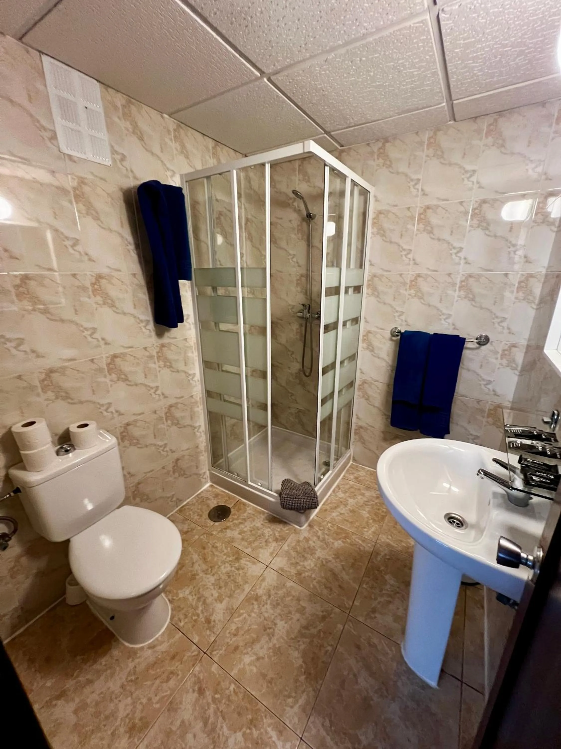 Area and facilities in Hostal Residencia Cardona