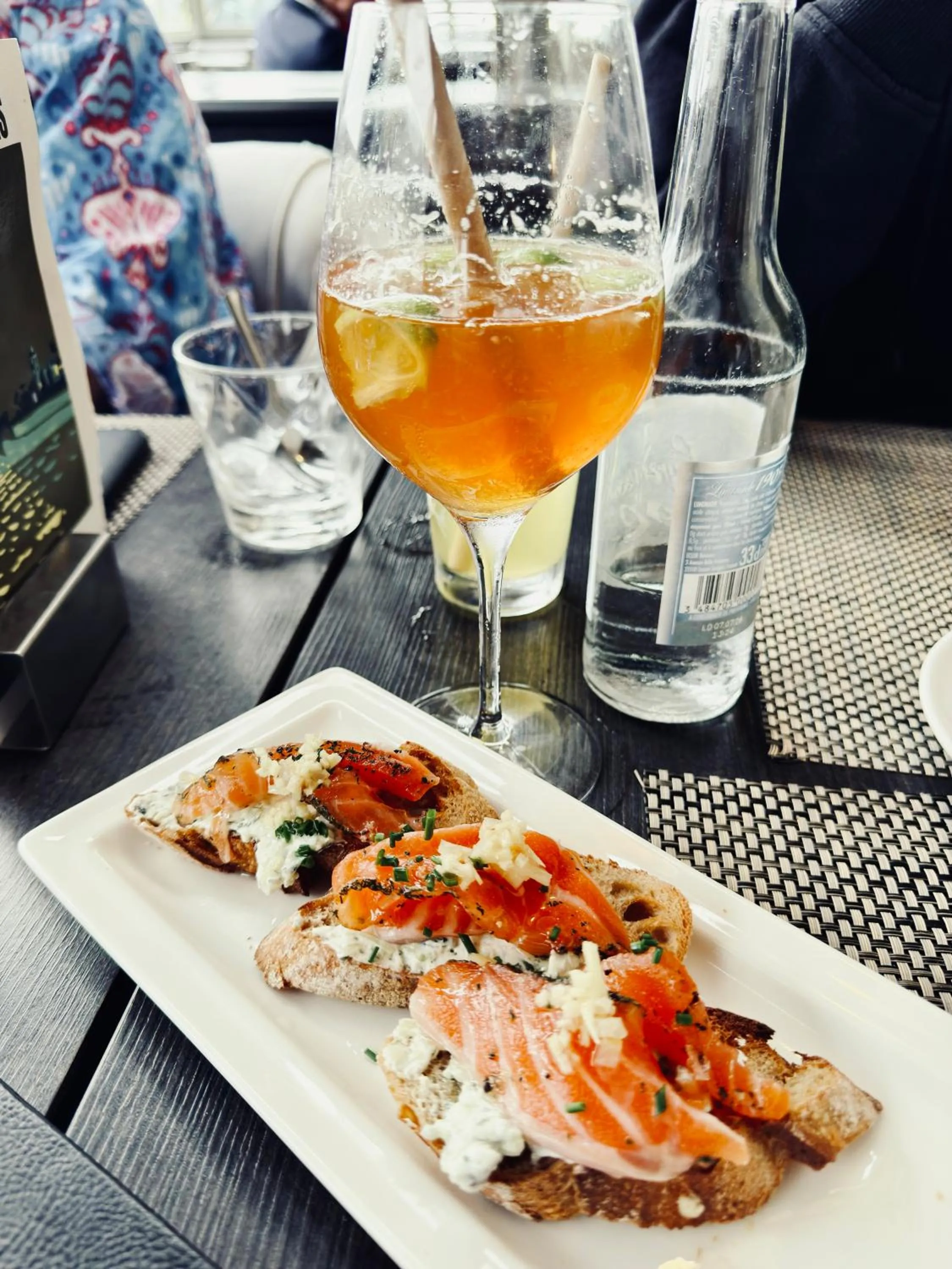 Restaurant/places to eat in Aux 13 Arches-Logis Hôtel Restaurant