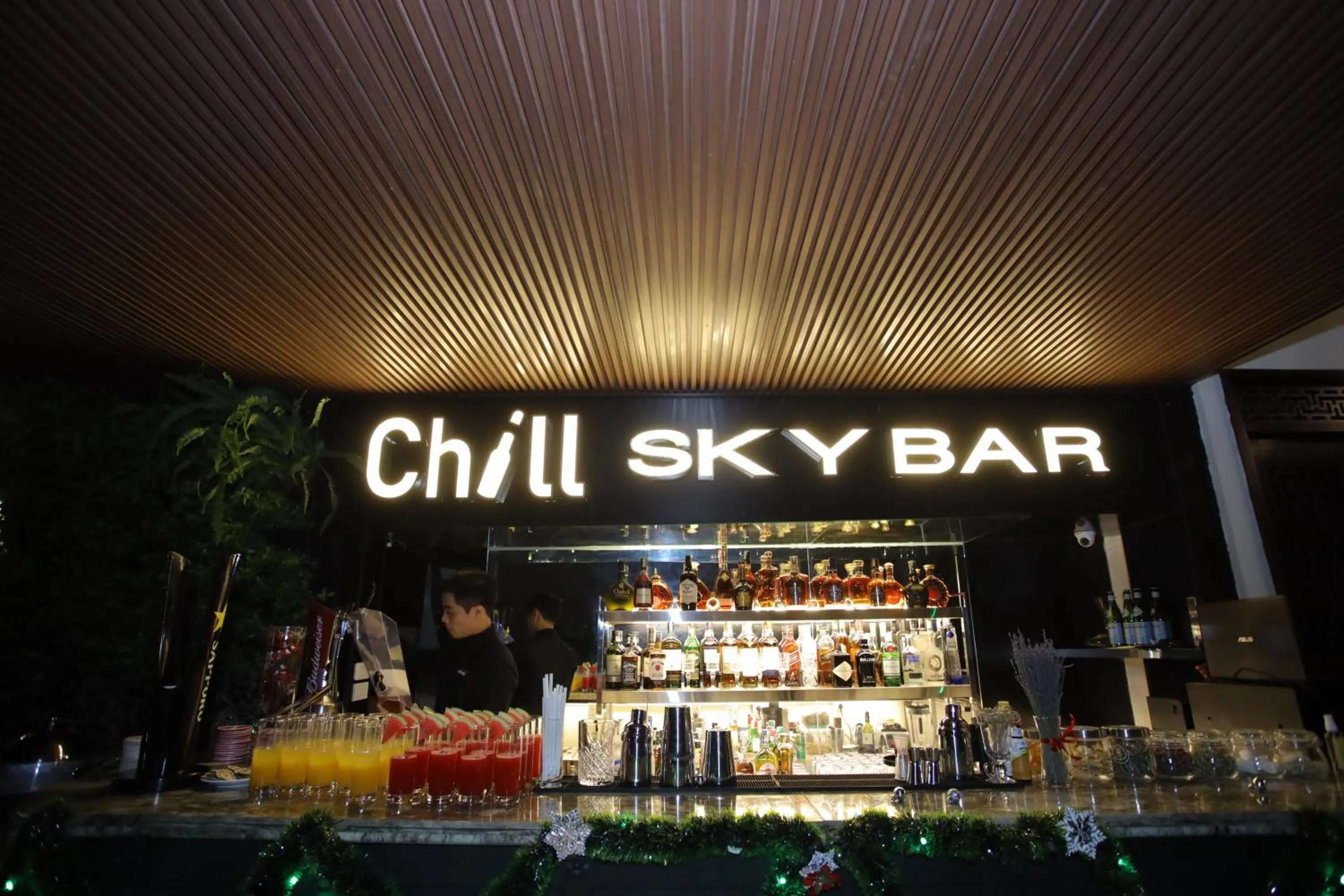 On-site shops in Splendid Premium Hotel