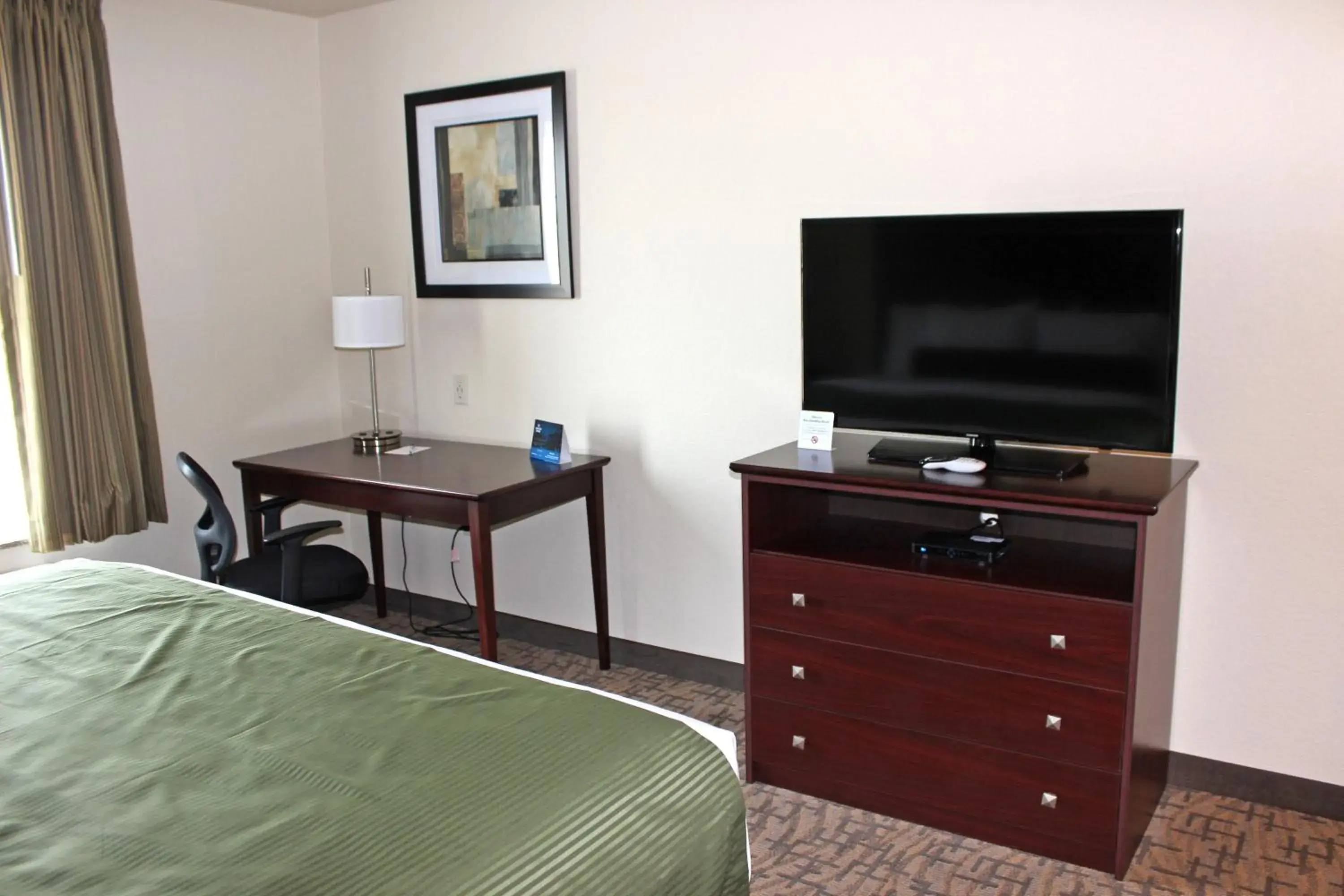 TV and multimedia, Bed in Cobblestone Inn & Suites - Lamoni TV and multimedia, Bed in Cobblestone Inn & Suites - Lamoni