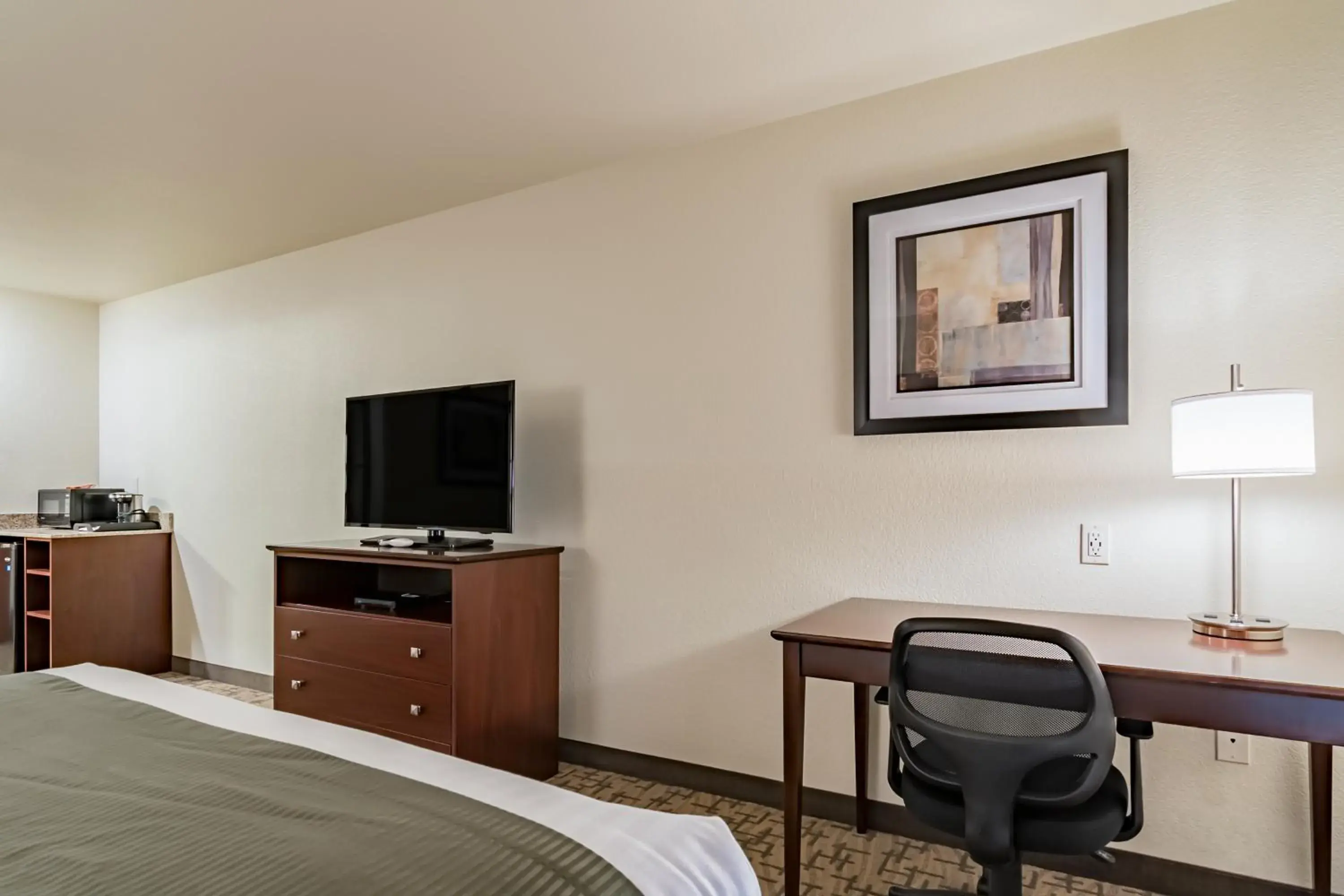 TV and multimedia, Bed in Cobblestone Inn & Suites - Lamoni TV and multimedia, Bed in Cobblestone Inn & Suites - Lamoni