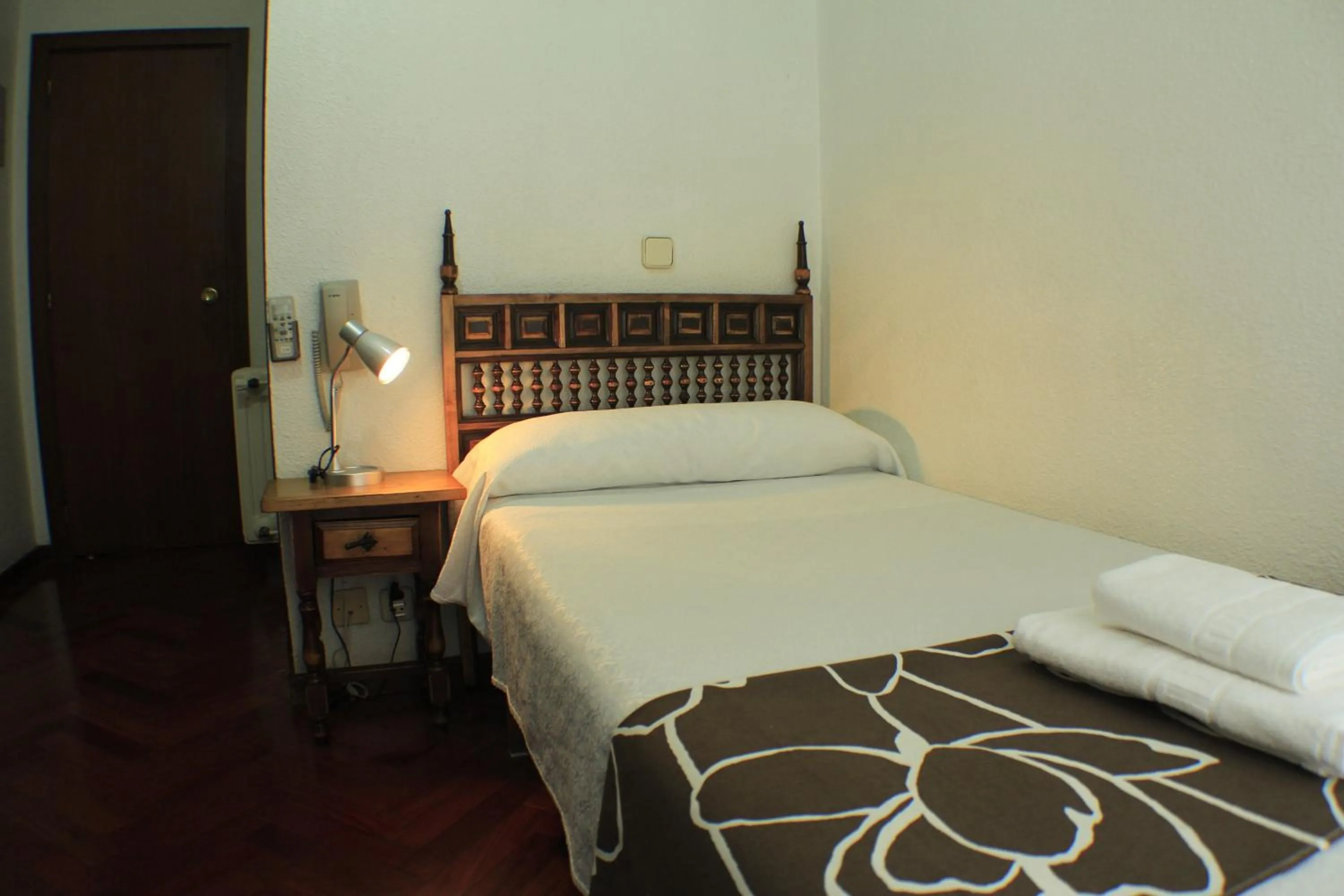 Photo of the whole room, Bed in Hostal Esmeralda