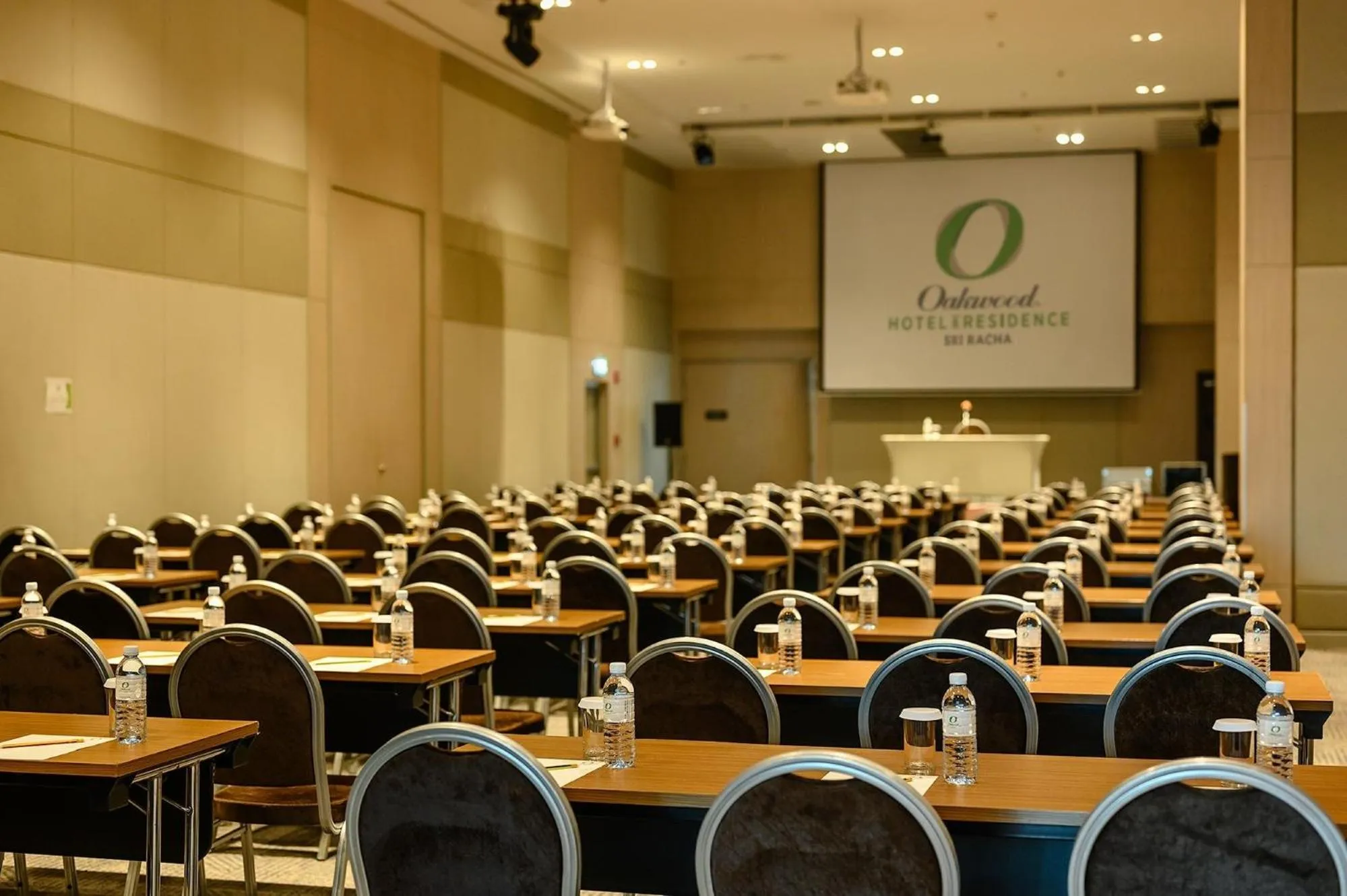 Business facilities in Oakwood Hotel & Residence Sri Racha