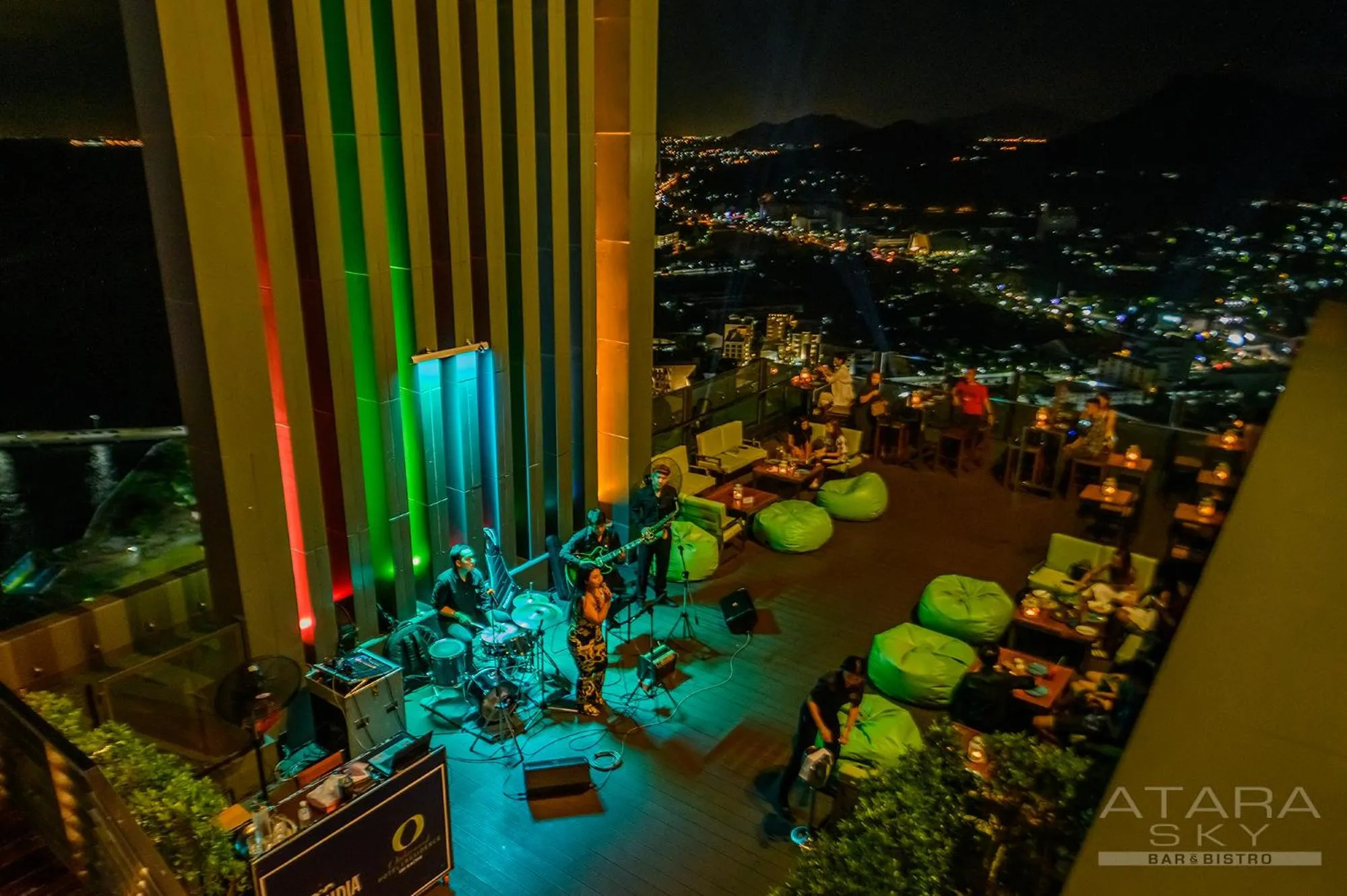 Lounge or bar in Oakwood Hotel & Residence Sri Racha