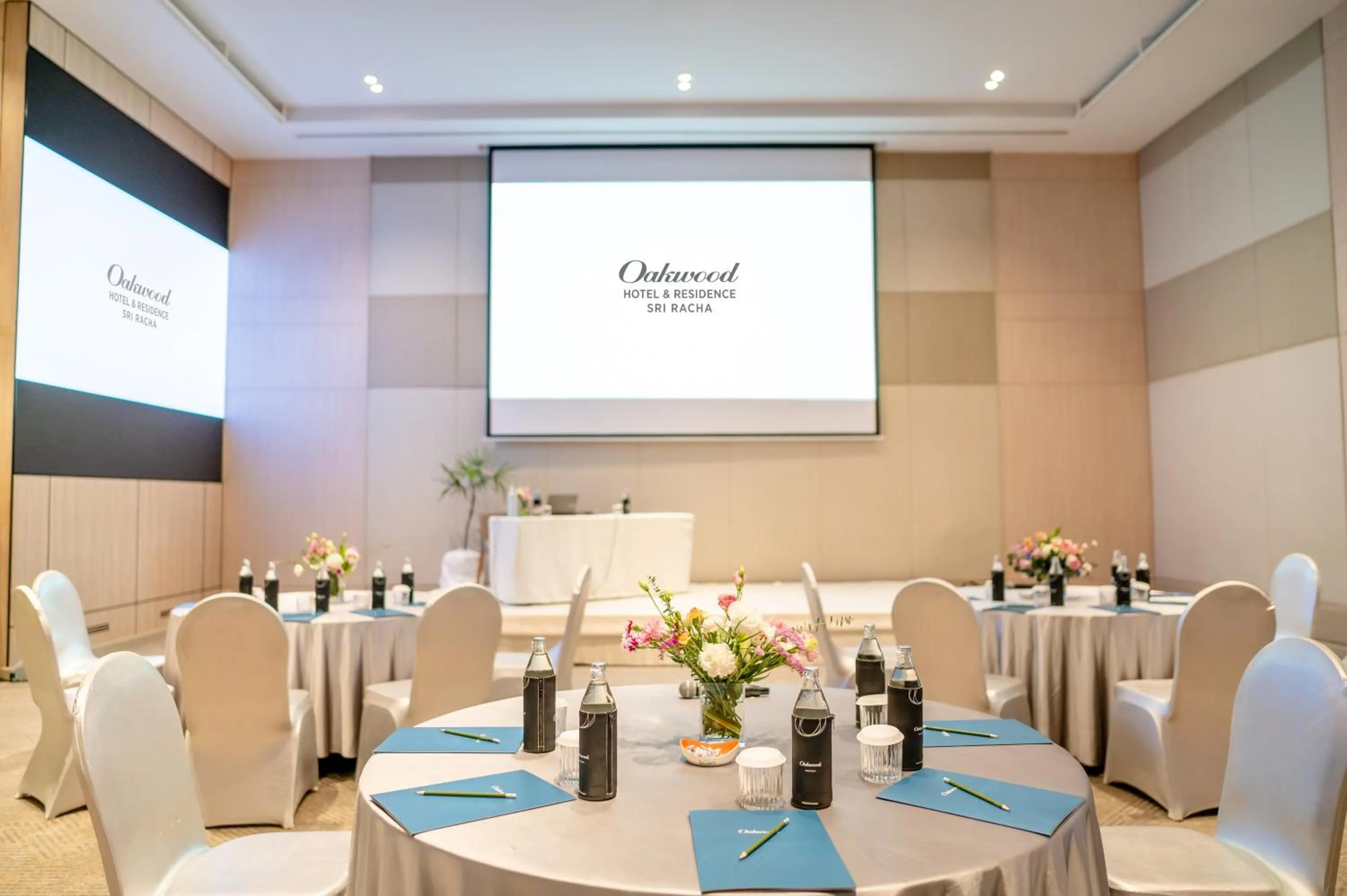 Meeting/conference room in Oakwood Hotel & Residence Sri Racha