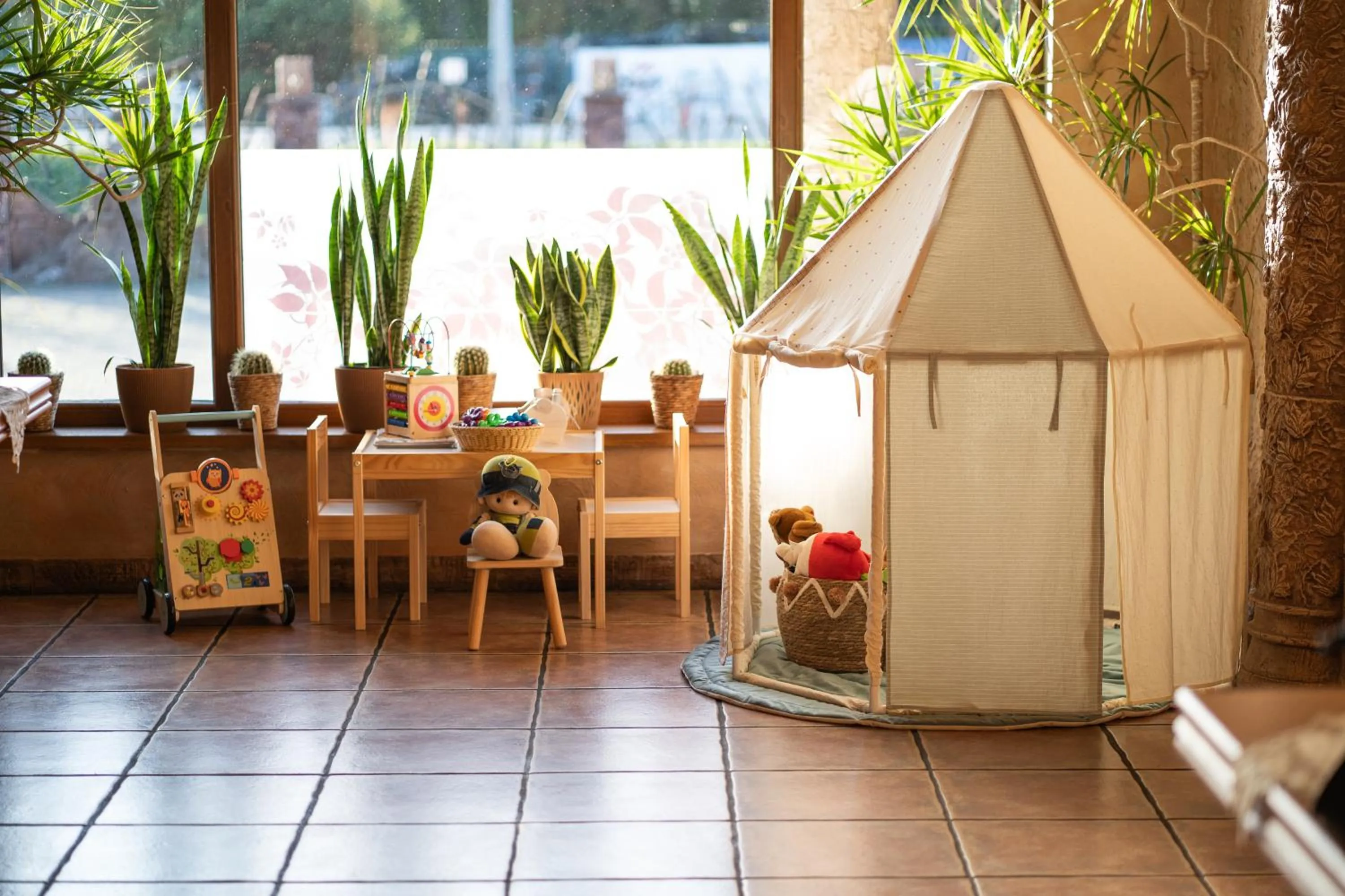 children in Hotel Księcia Józefa