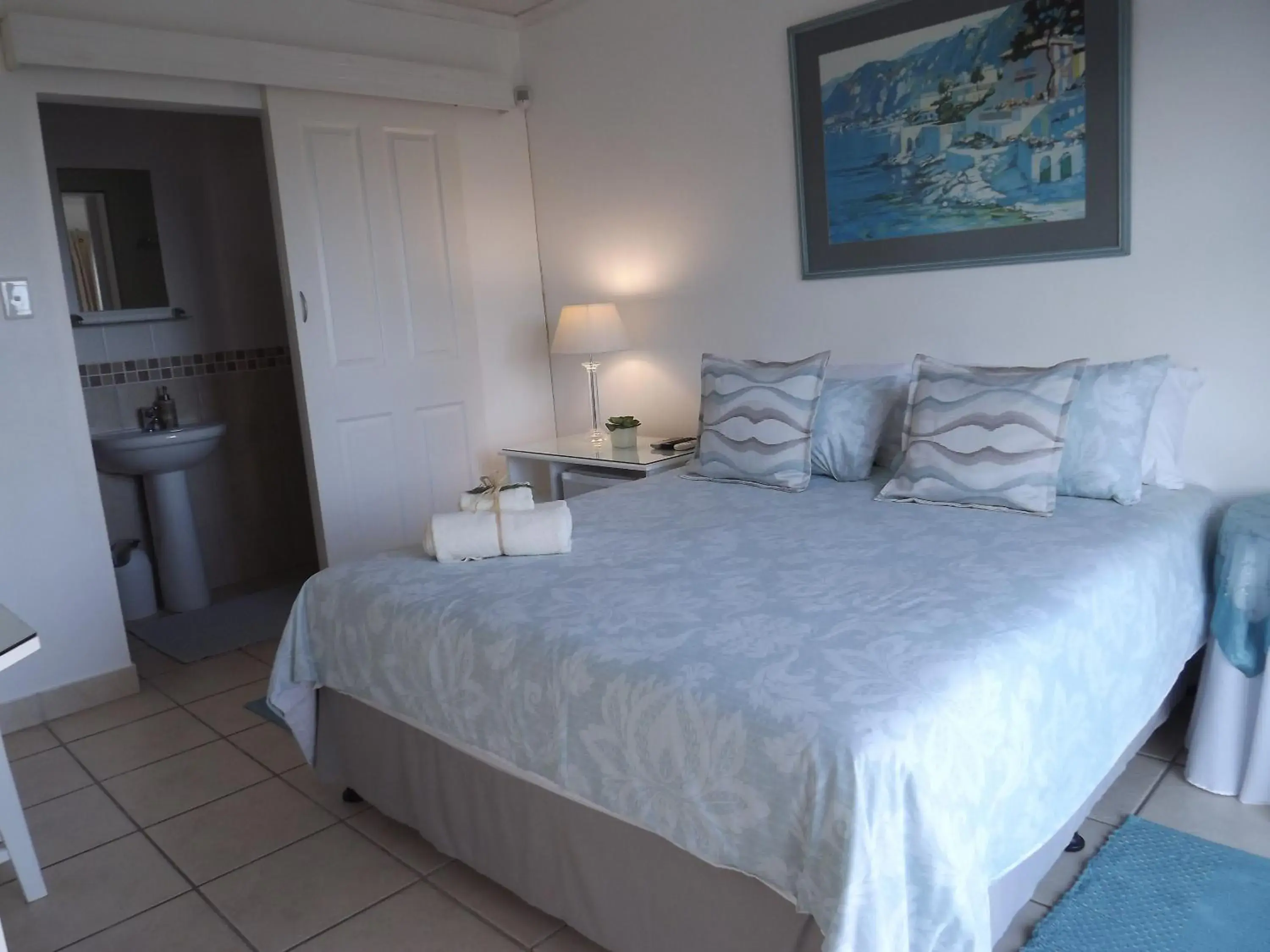 Double Room - single occupancy in Stroke-One-Inn Double Room - single occupancy in Stroke-One-Inn