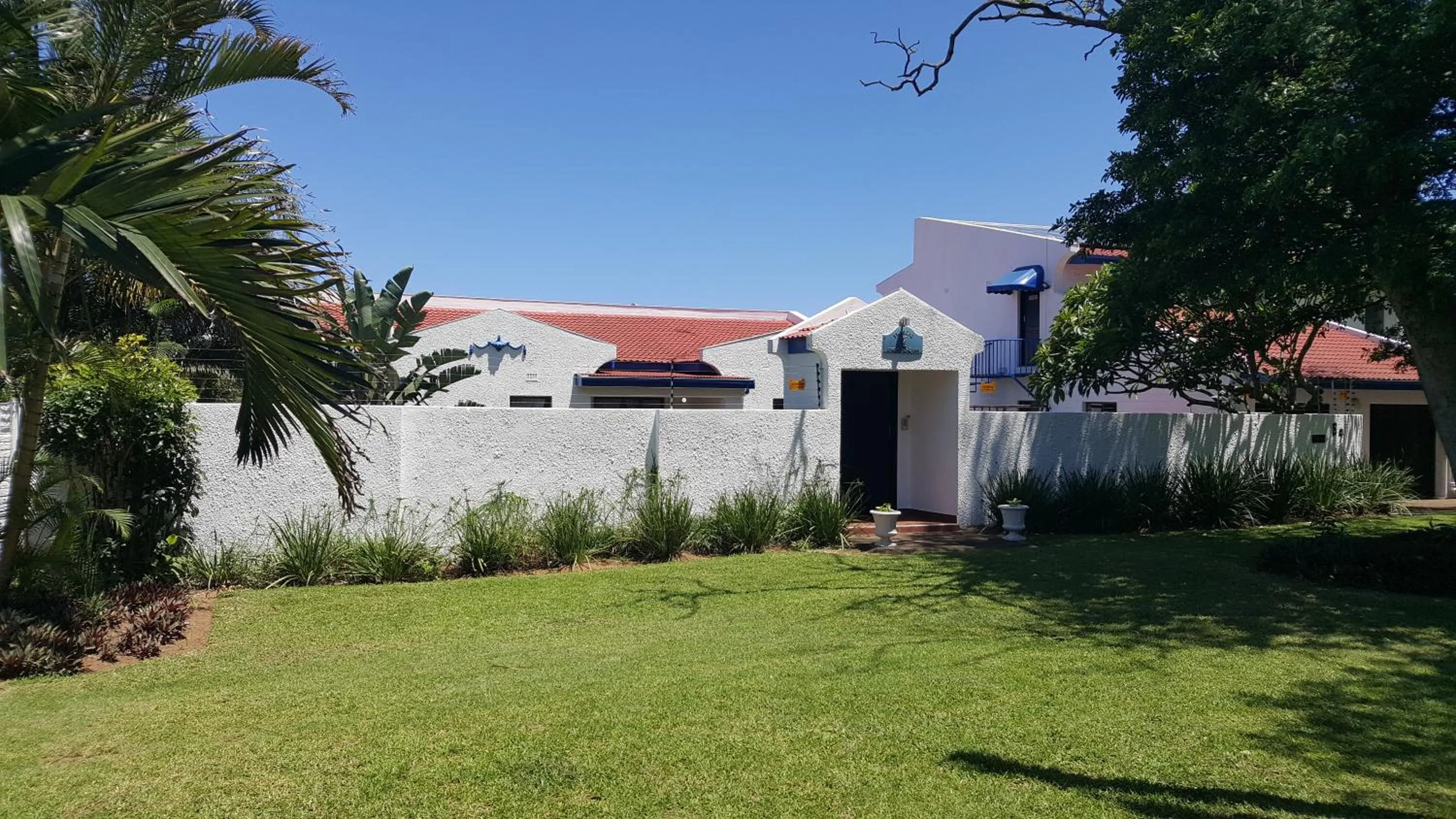 Facade/entrance in Stroke-One-Inn