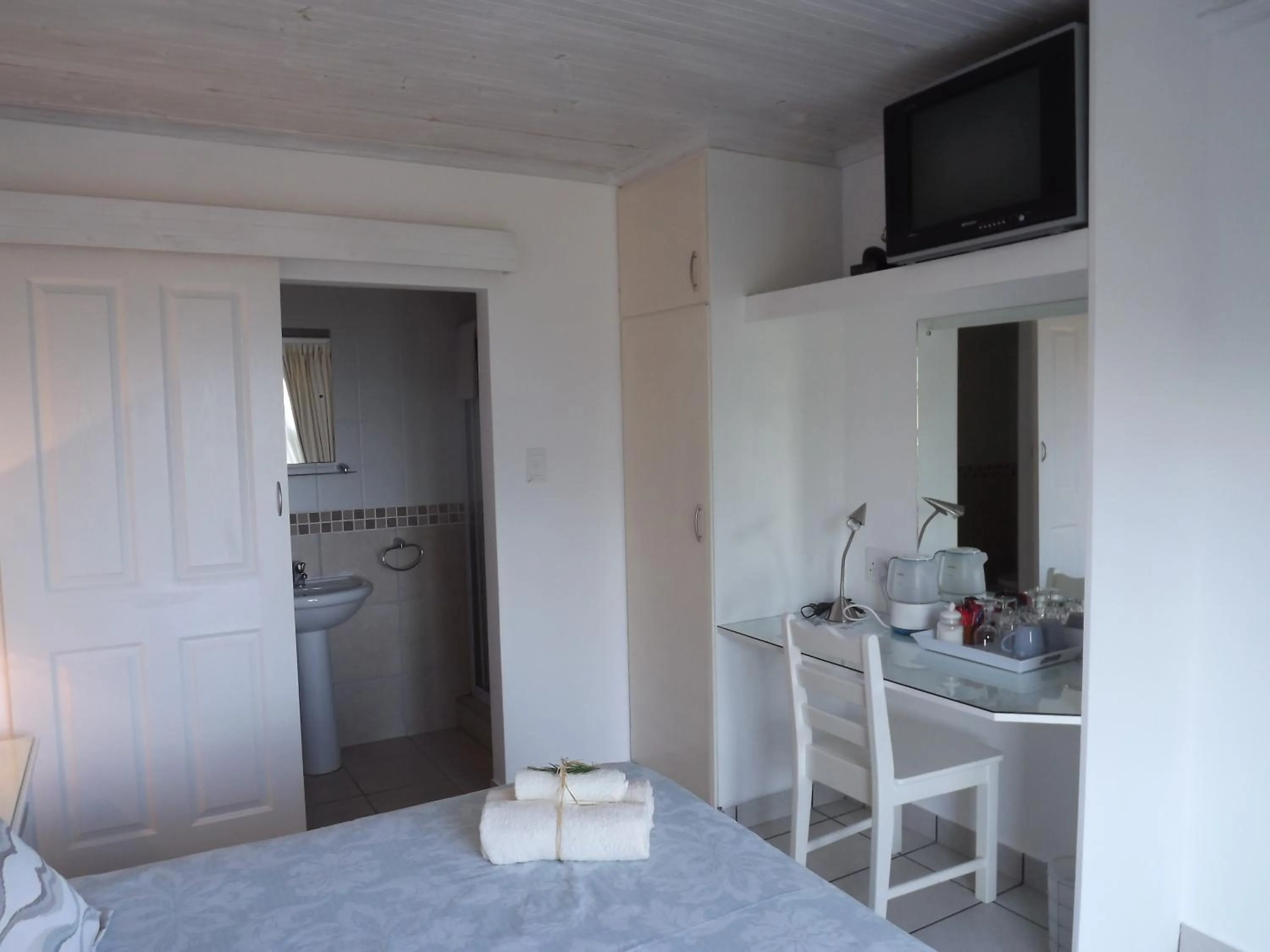 Photo of the whole room in Stroke-One-Inn