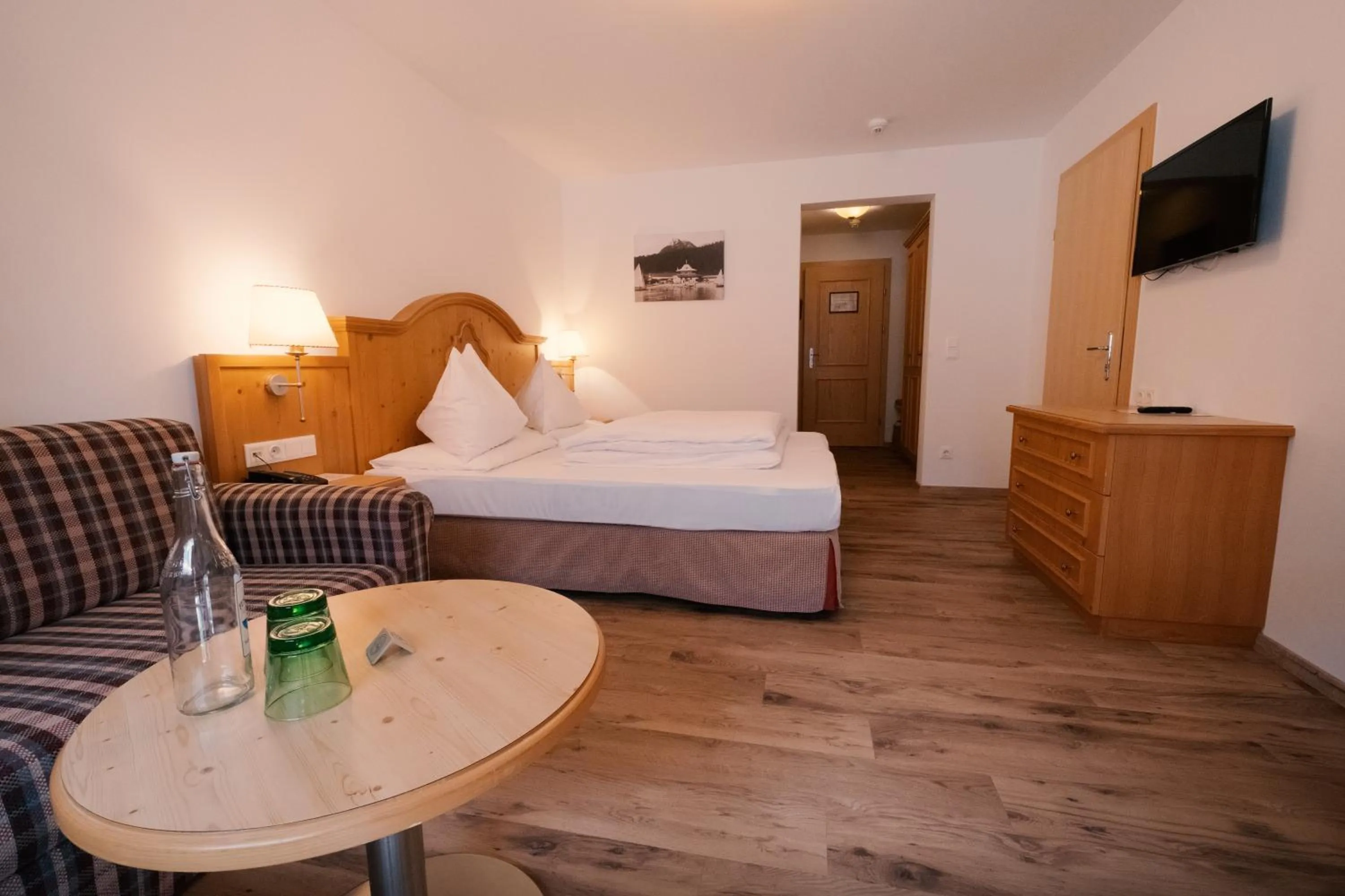 Photo of the whole room, Bed in Vogl's Nest