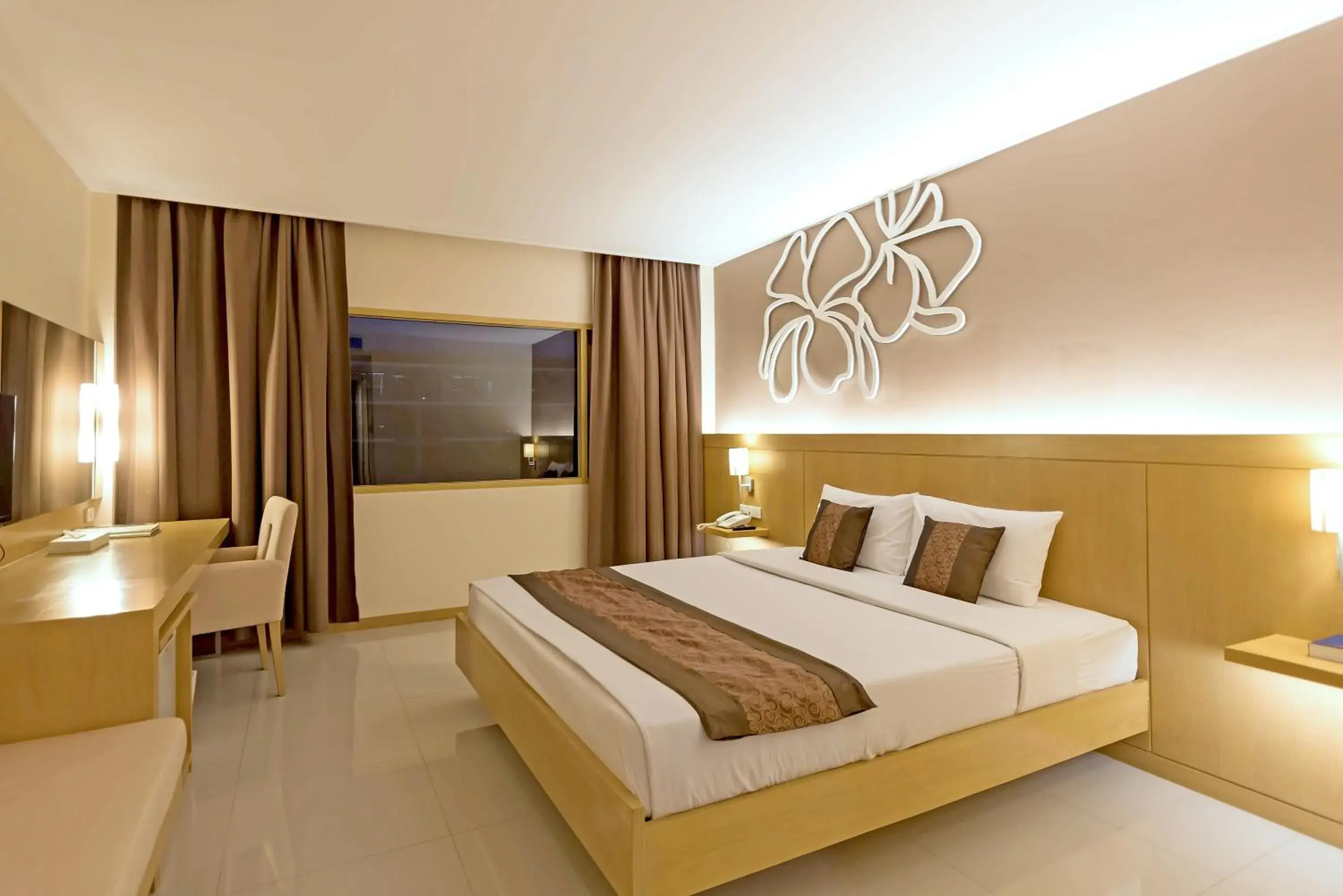 Photo of the whole room, Bed in Navarat Heritage Hotel Photo of the whole room, Bed in Navarat Heritage Hotel