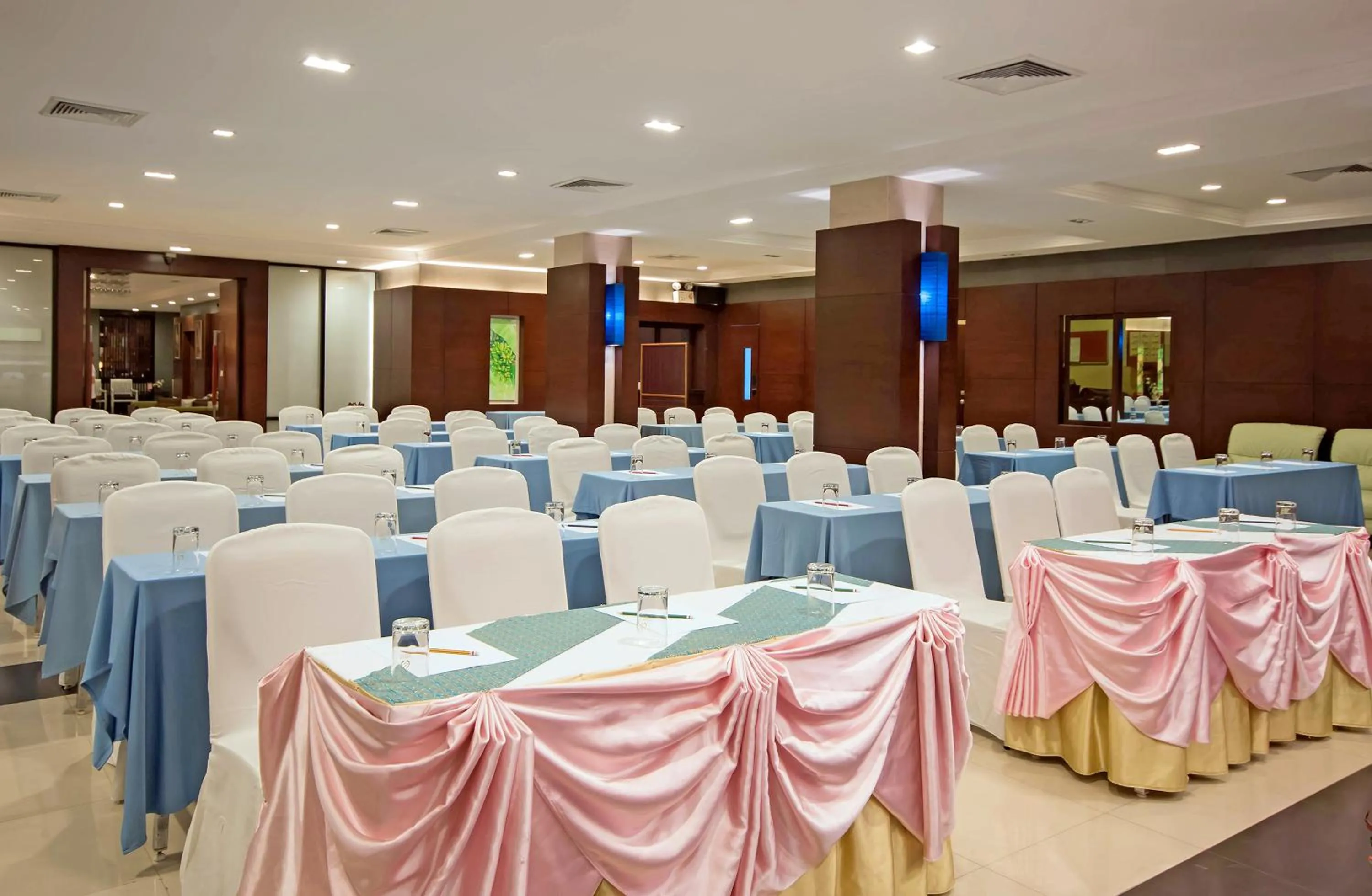 Banquet/Function facilities in Navarat Heritage Hotel