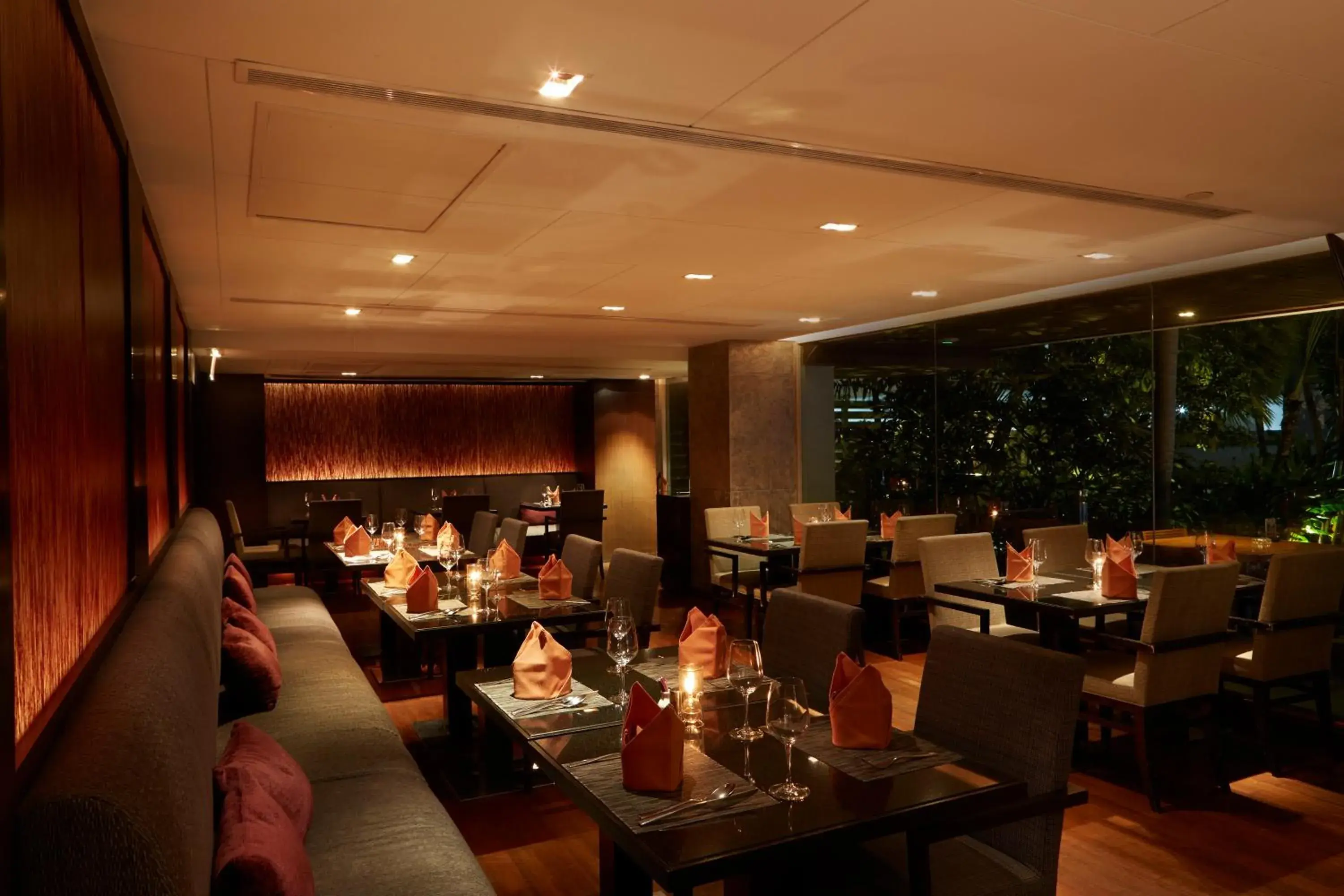 Restaurant/places to eat in Sora Resort & Suites Sukhumvit Restaurant/places to eat in Sora Resort & Suites Sukhumvit