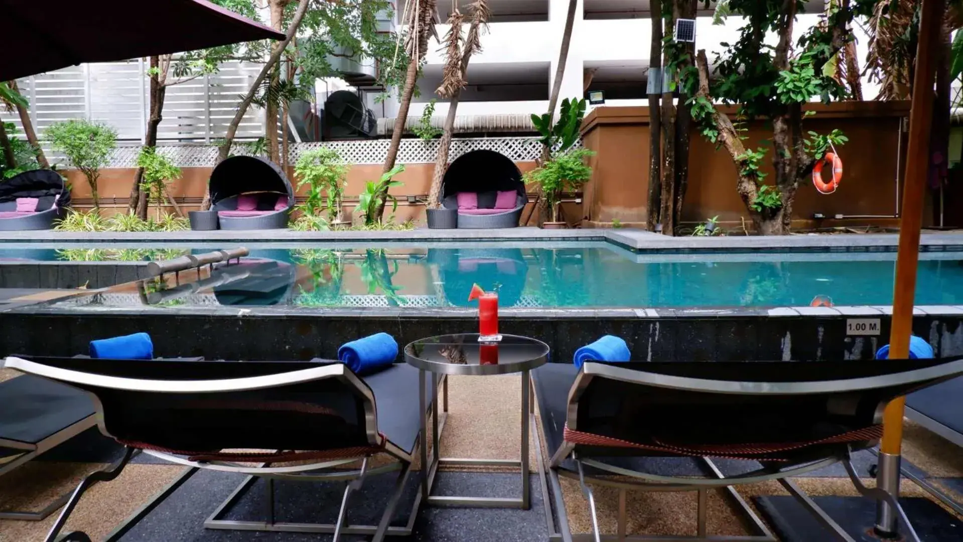 Pool view in Sora Resort & Suites Sukhumvit Pool view in Sora Resort & Suites Sukhumvit