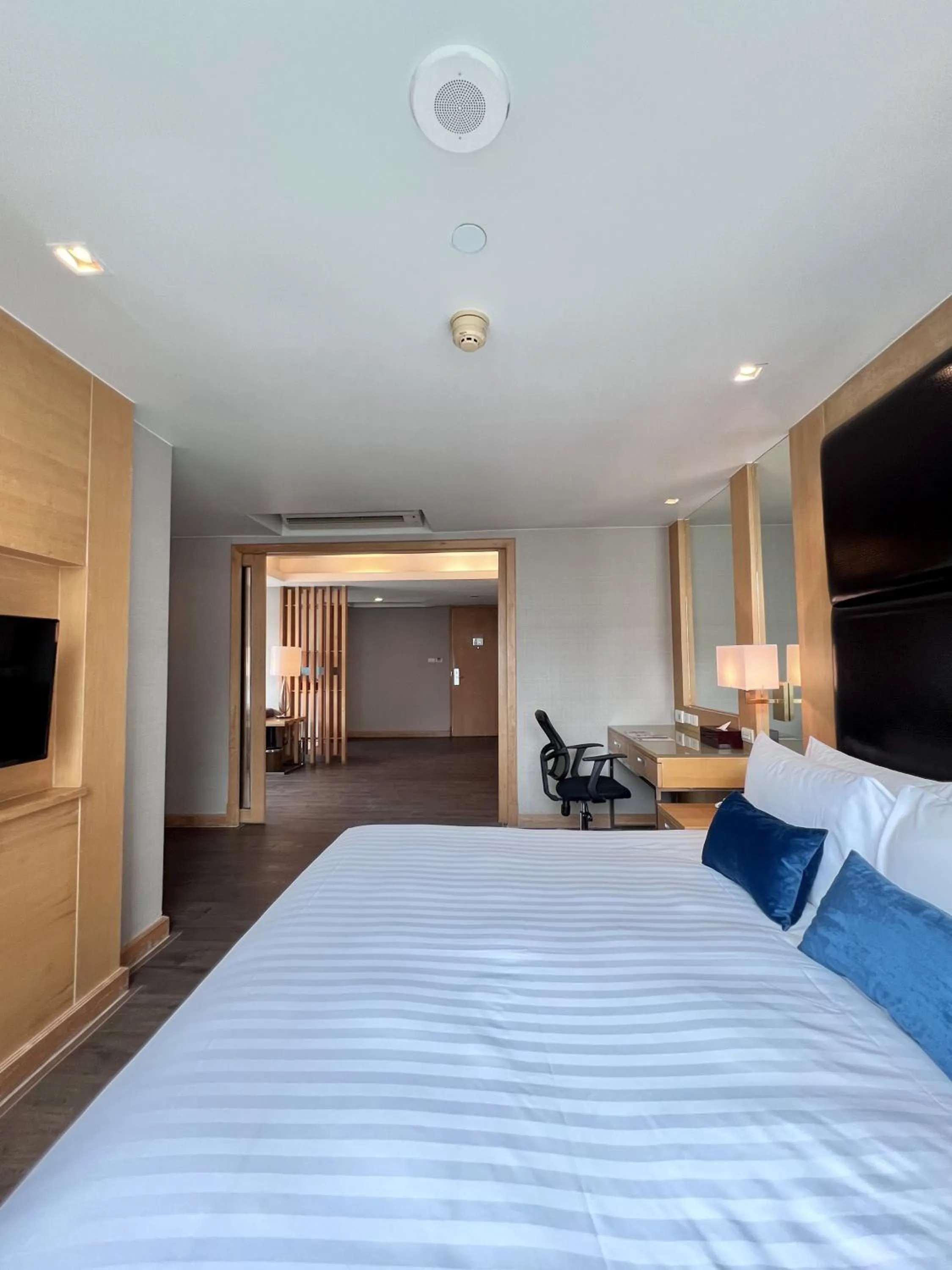 Bed in Sora Resort & Suites Sukhumvit