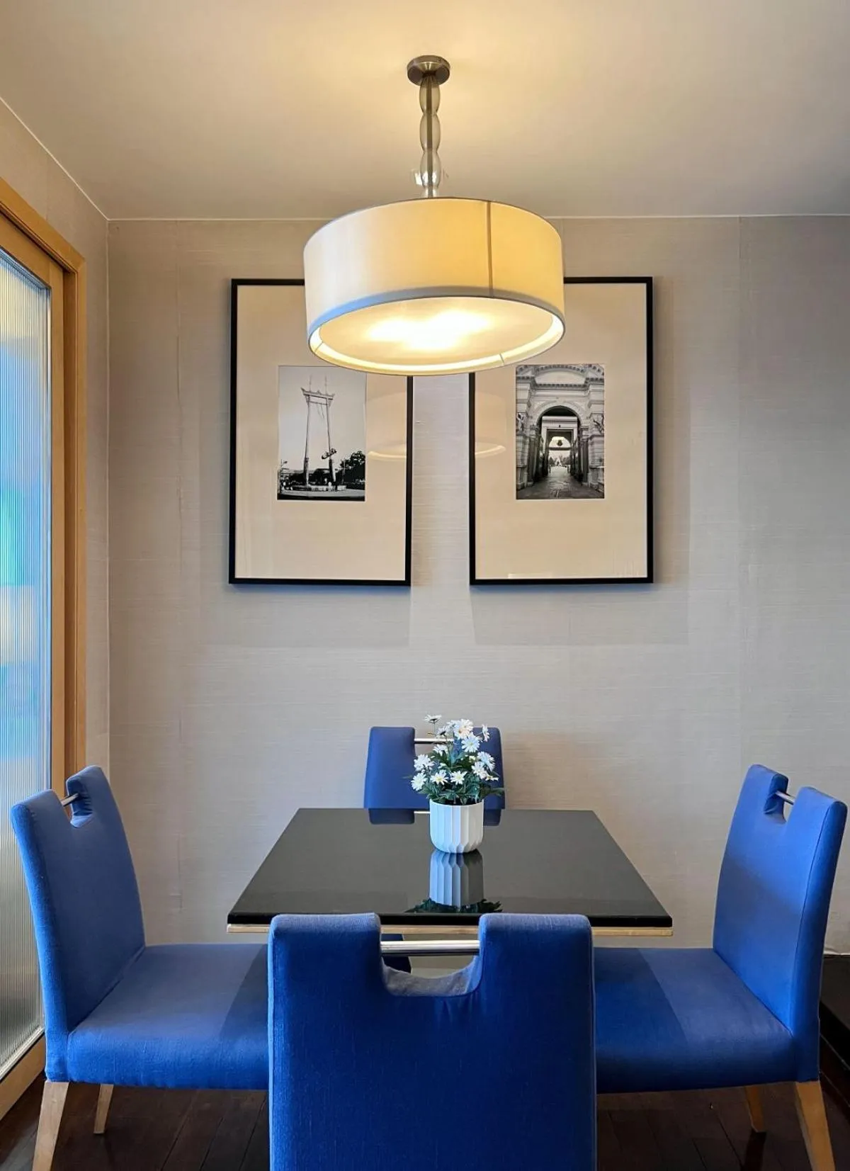 Dining area in Sora Resort & Suites Sukhumvit