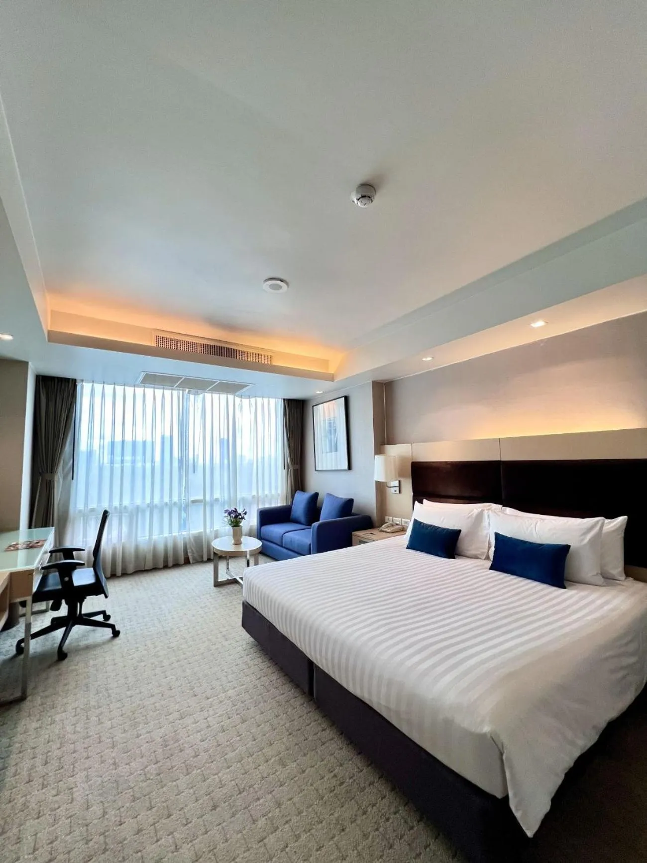 Bed in Sora Resort & Suites Sukhumvit