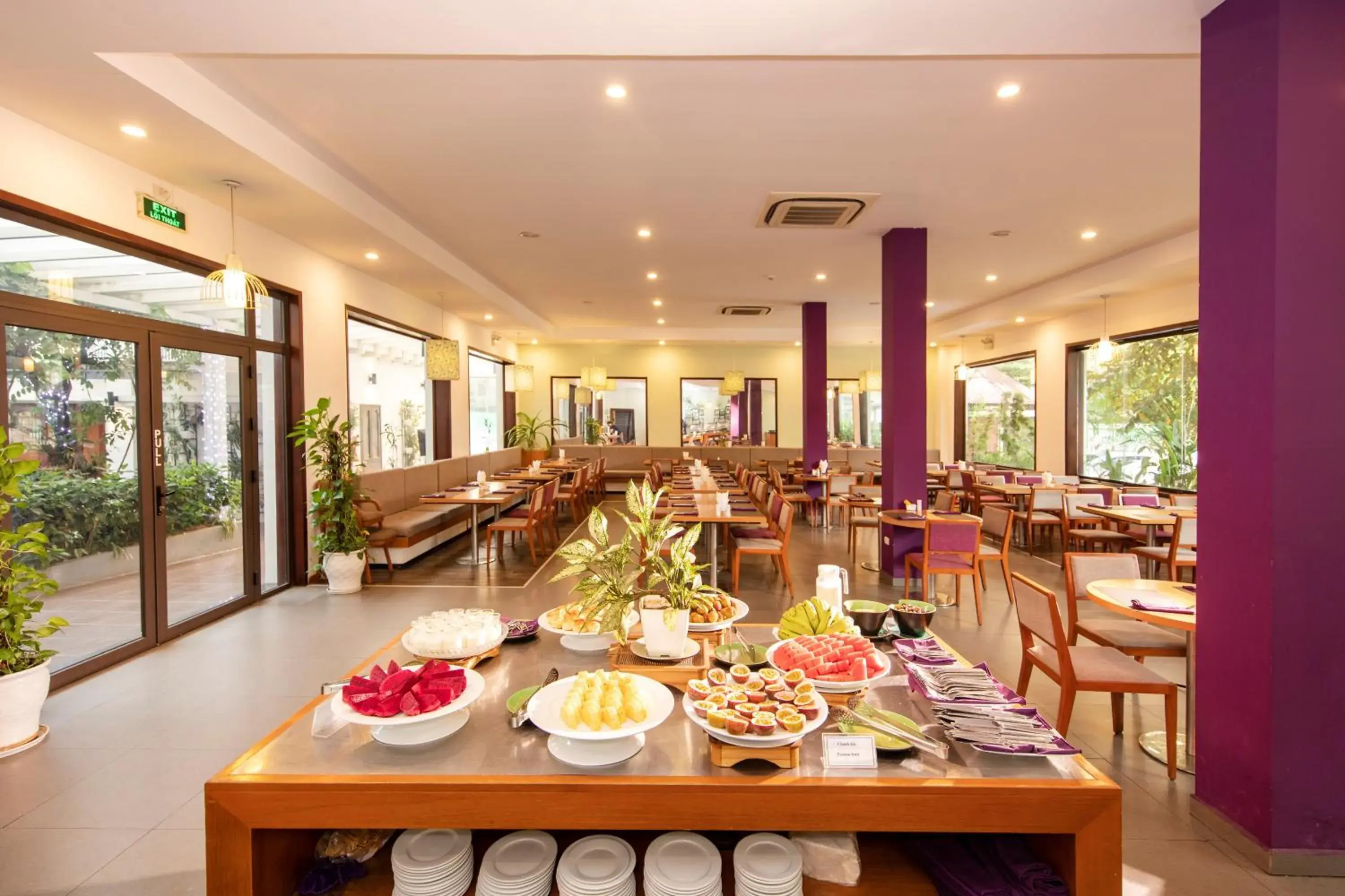 Restaurant/places to eat in ÊMM Hotel Hue Restaurant/places to eat in ÊMM Hotel Hue