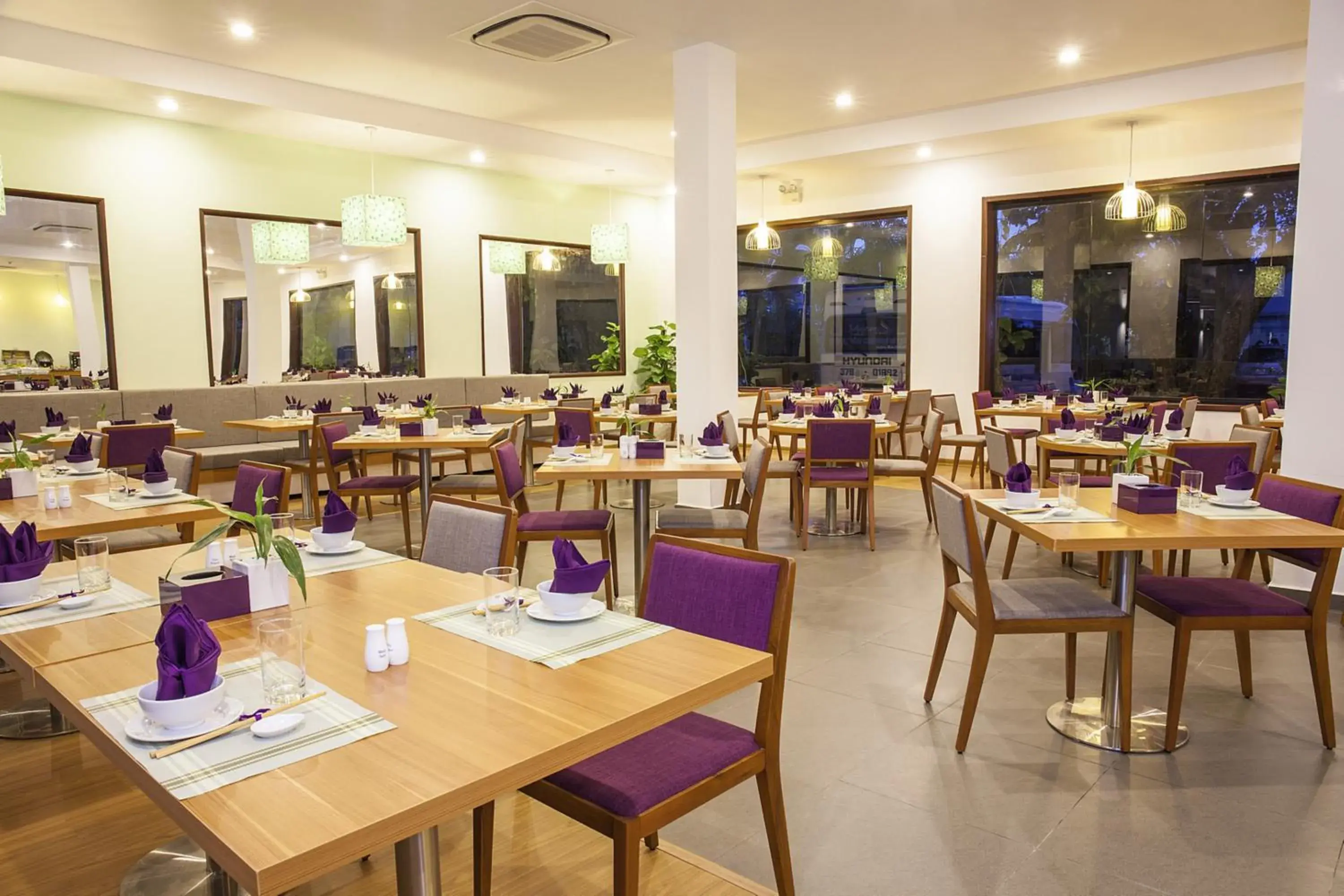 Restaurant/places to eat in ÊMM Hotel Hue Restaurant/places to eat in ÊMM Hotel Hue