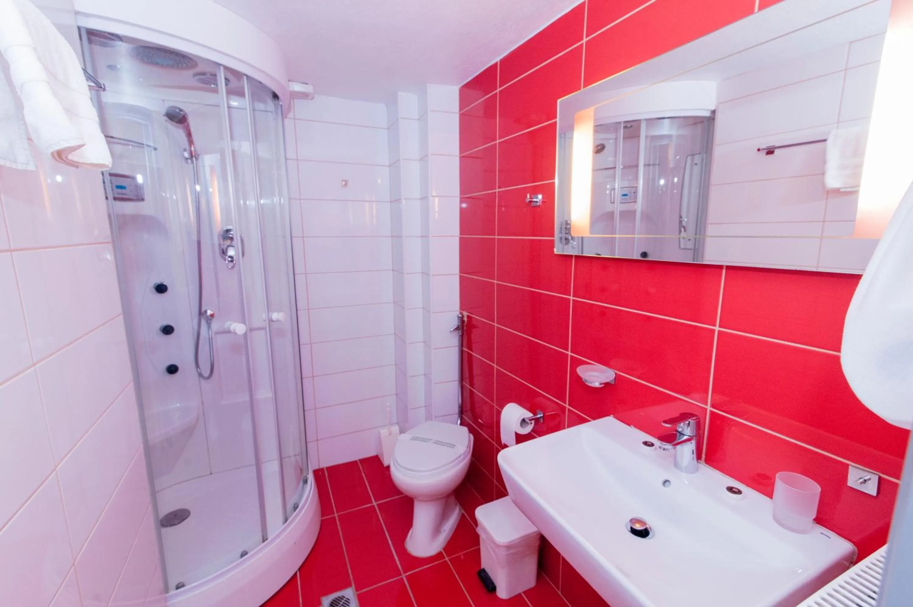 Bathroom in Krikonis Hotel