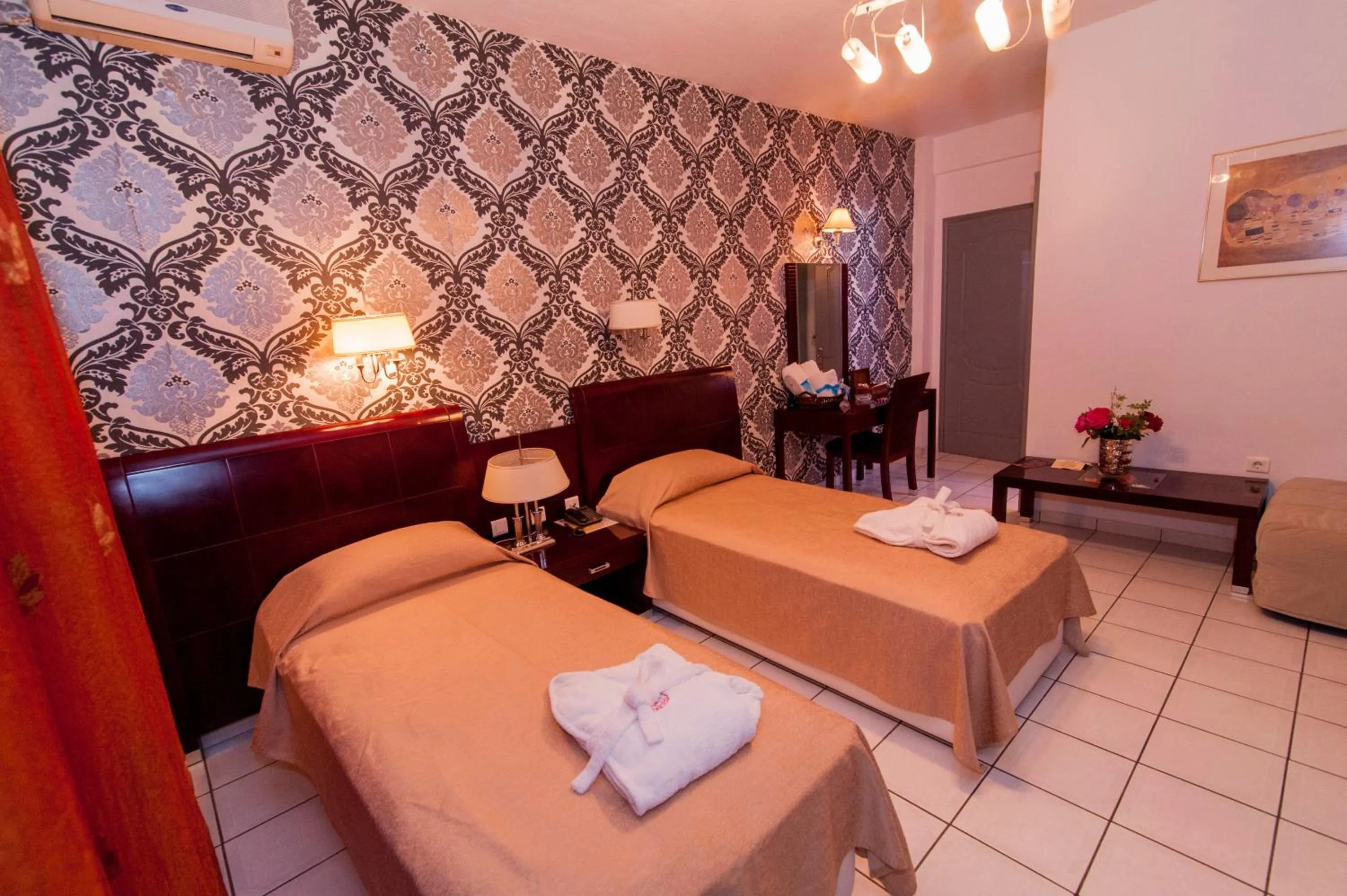 Photo of the whole room, Bed in Krikonis Hotel