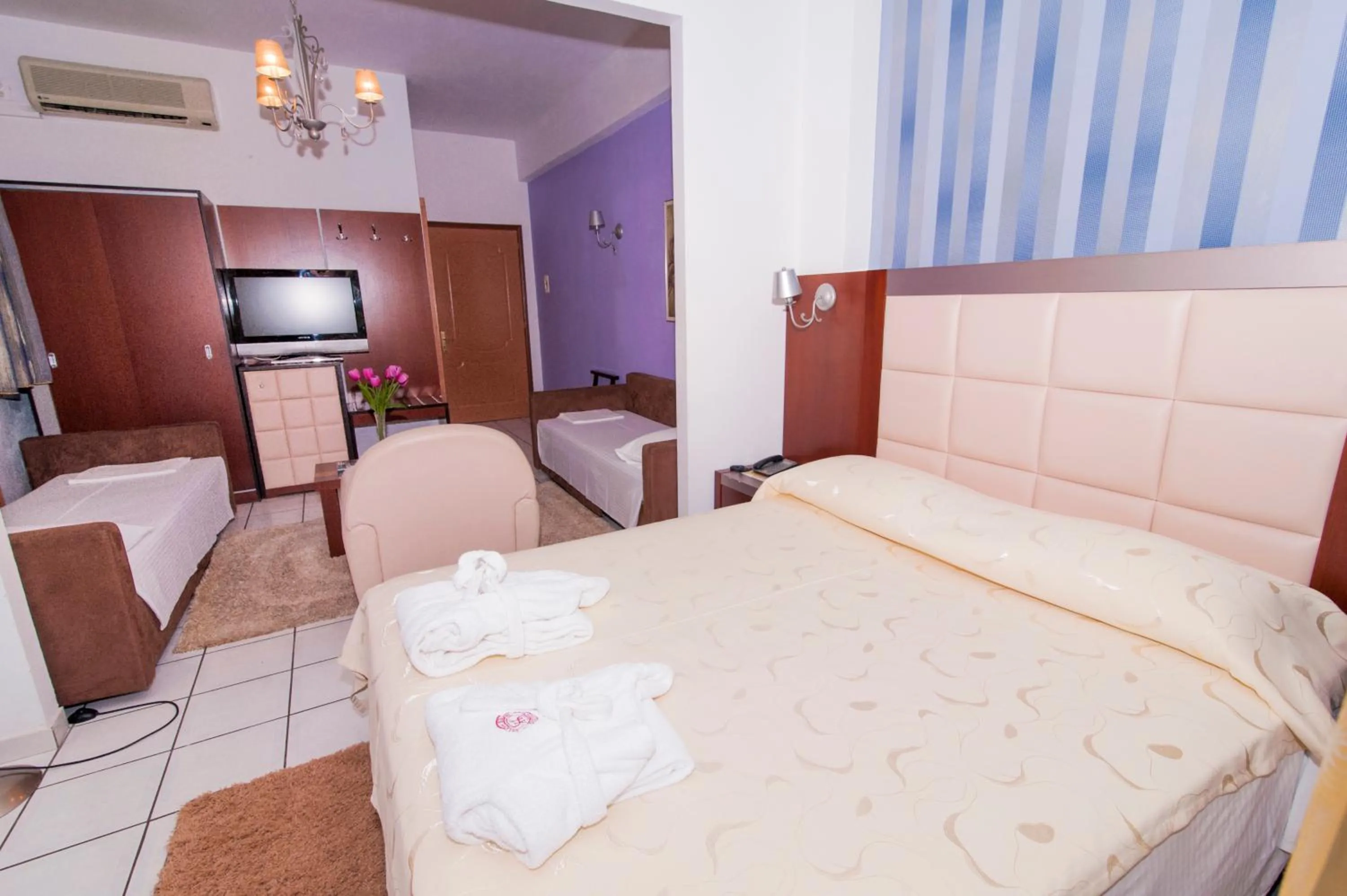 Bed in Krikonis Hotel