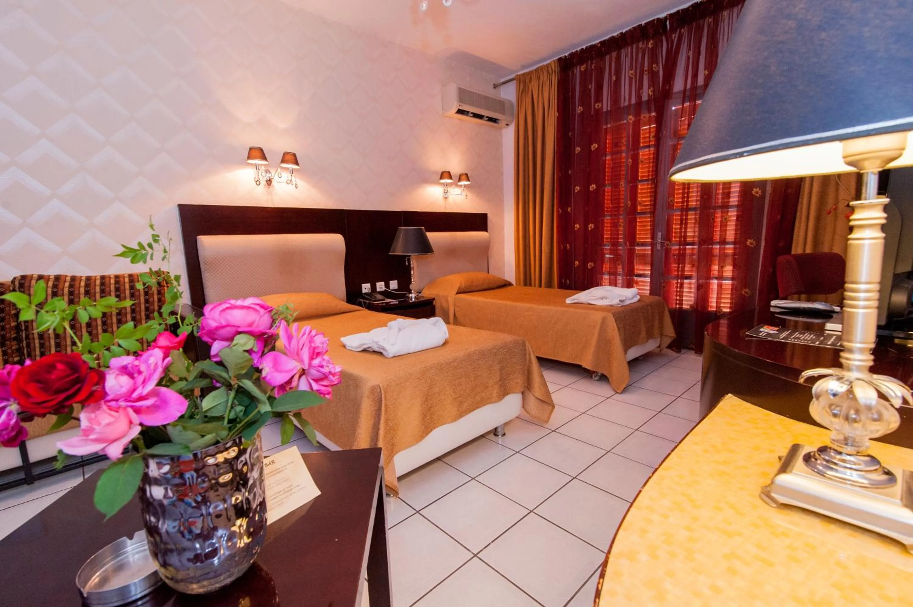 Photo of the whole room, Bed in Krikonis Hotel