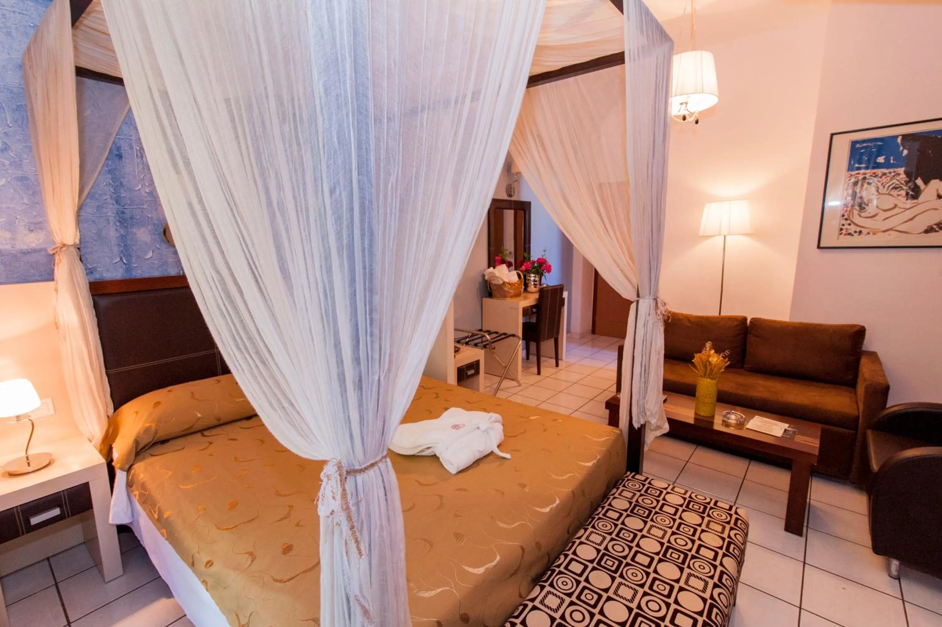 Bed in Krikonis Hotel