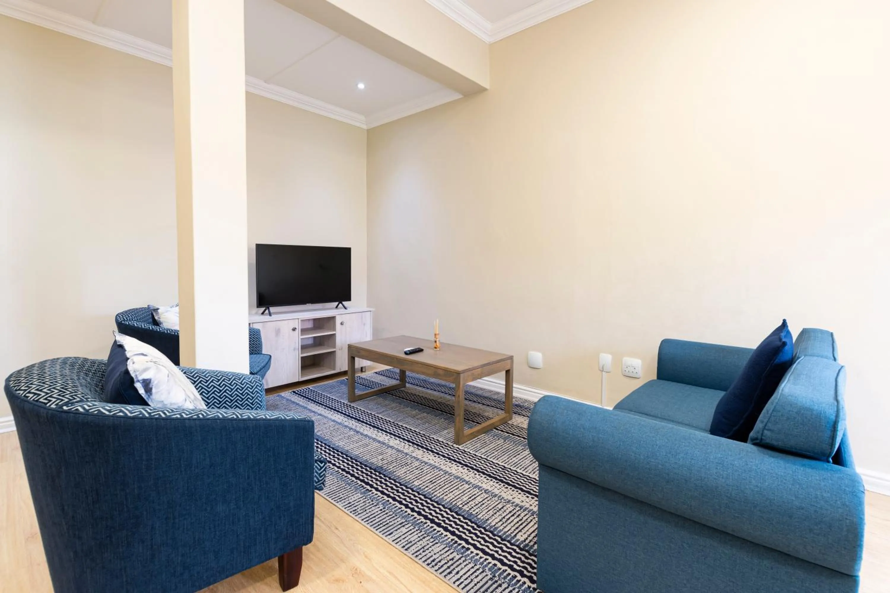 TV and multimedia in Queen's Hotel by BON Hotels