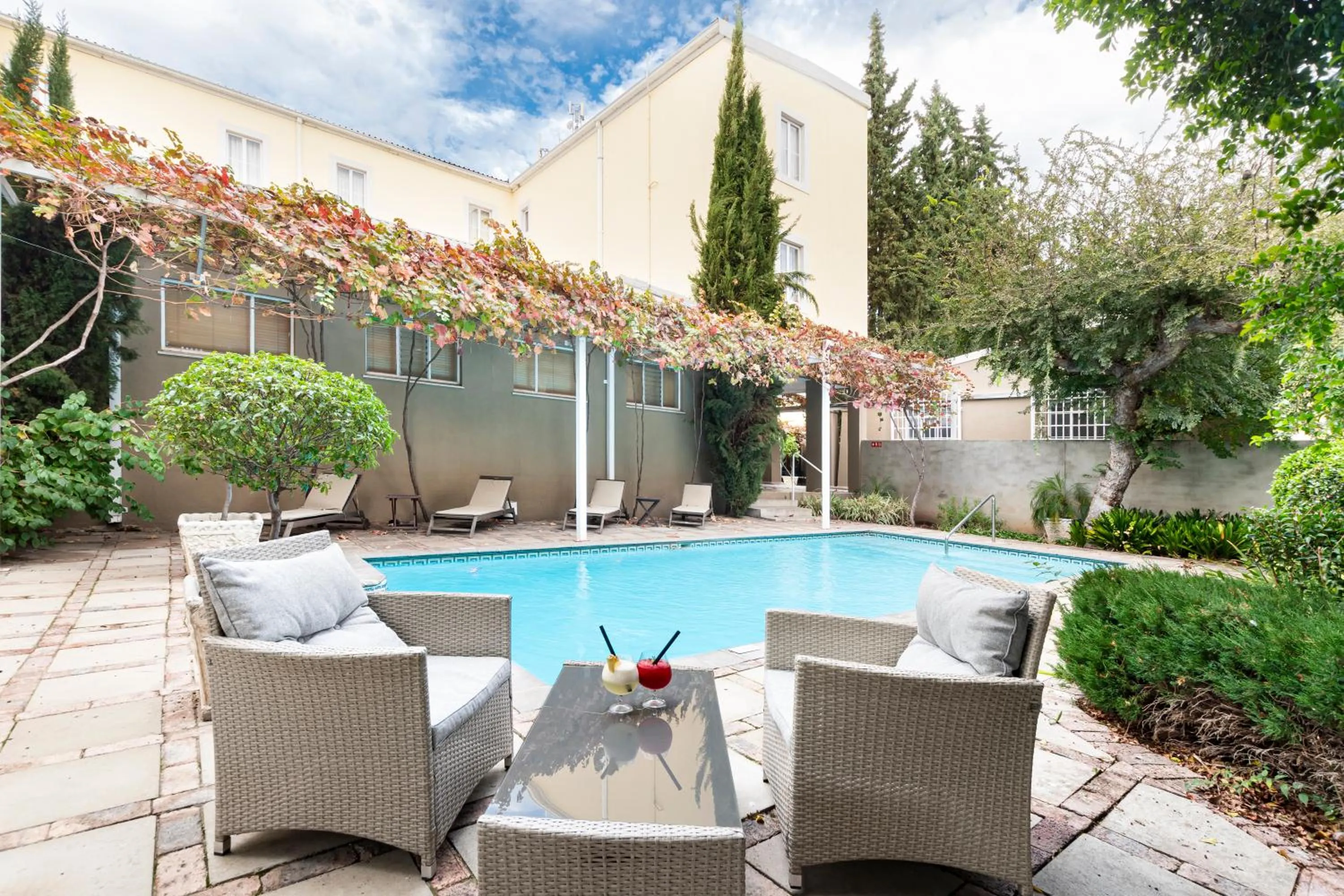 Day in Queen's Hotel by BON Hotels