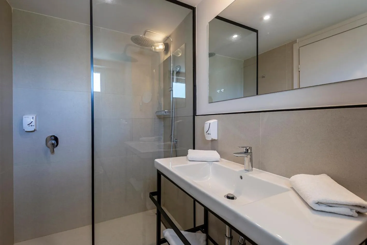 Shower in Smy Kos Beach & Splash