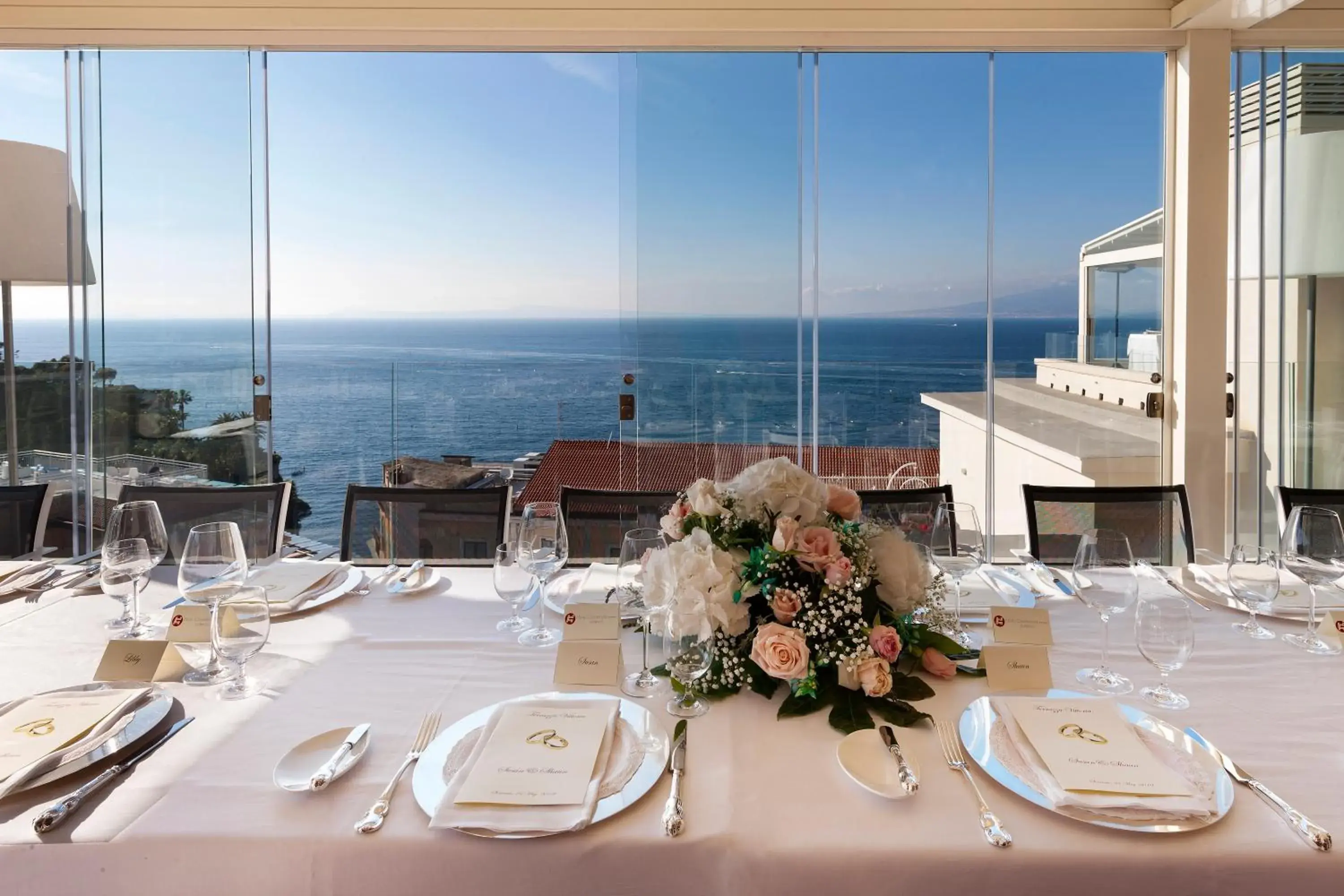 Restaurant/places to eat in Hotel Continental Restaurant/places to eat in Hotel Continental