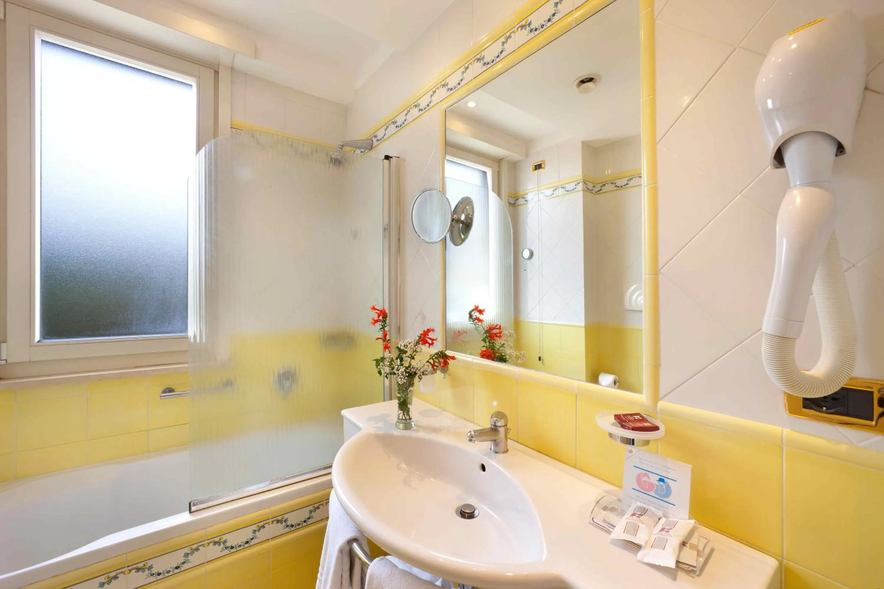 Bathroom in Hotel Continental