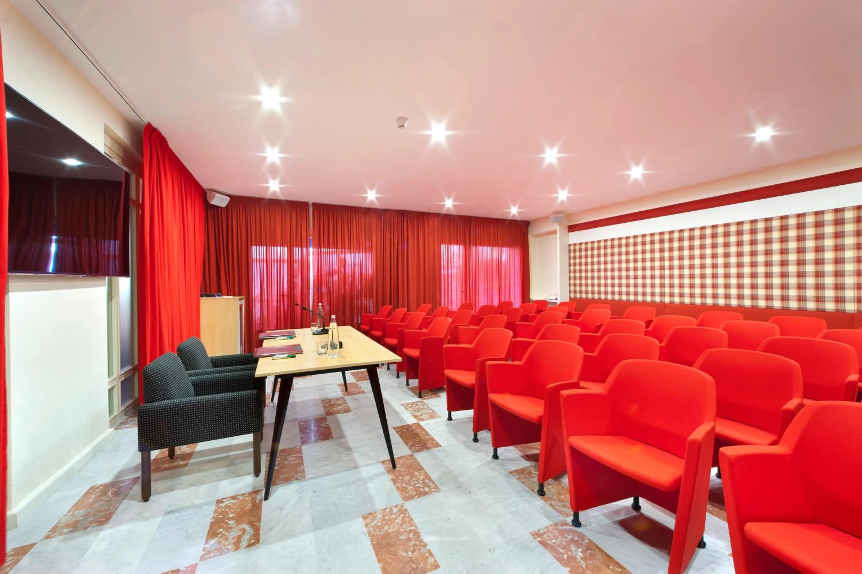Business facilities in Hotel Continental