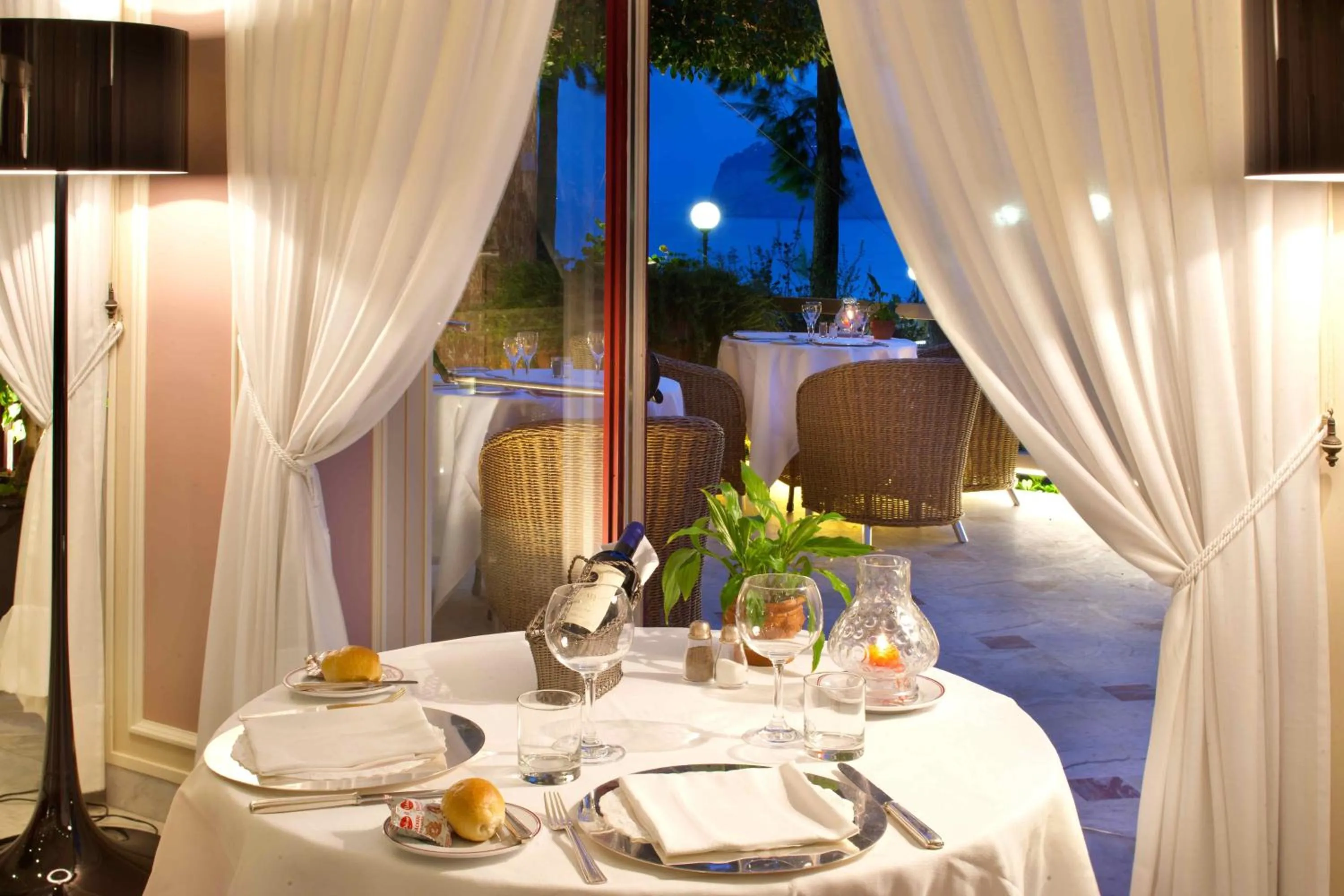 Restaurant/places to eat in Hotel Continental