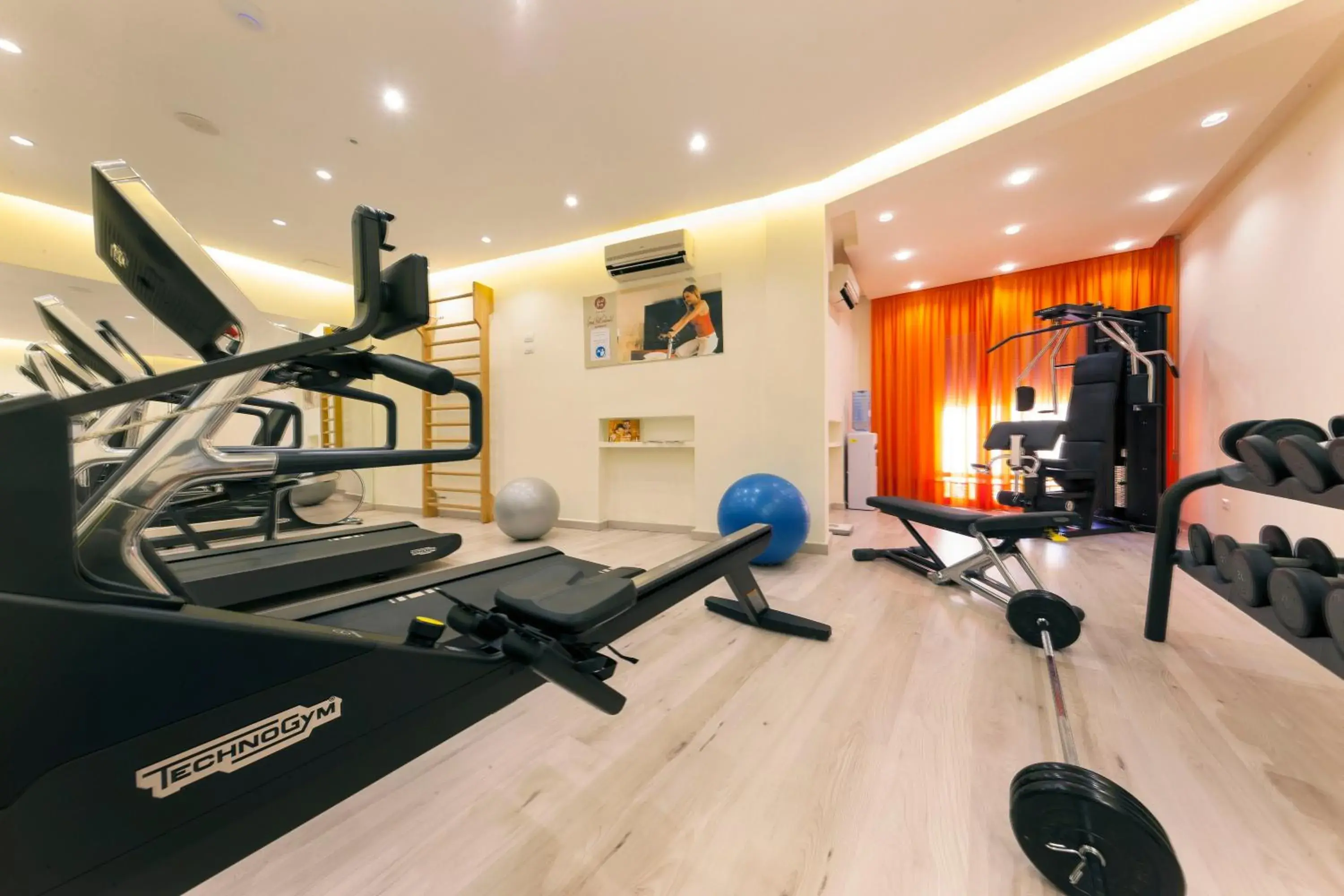 Fitness centre/facilities in Hotel Continental Fitness centre/facilities in Hotel Continental